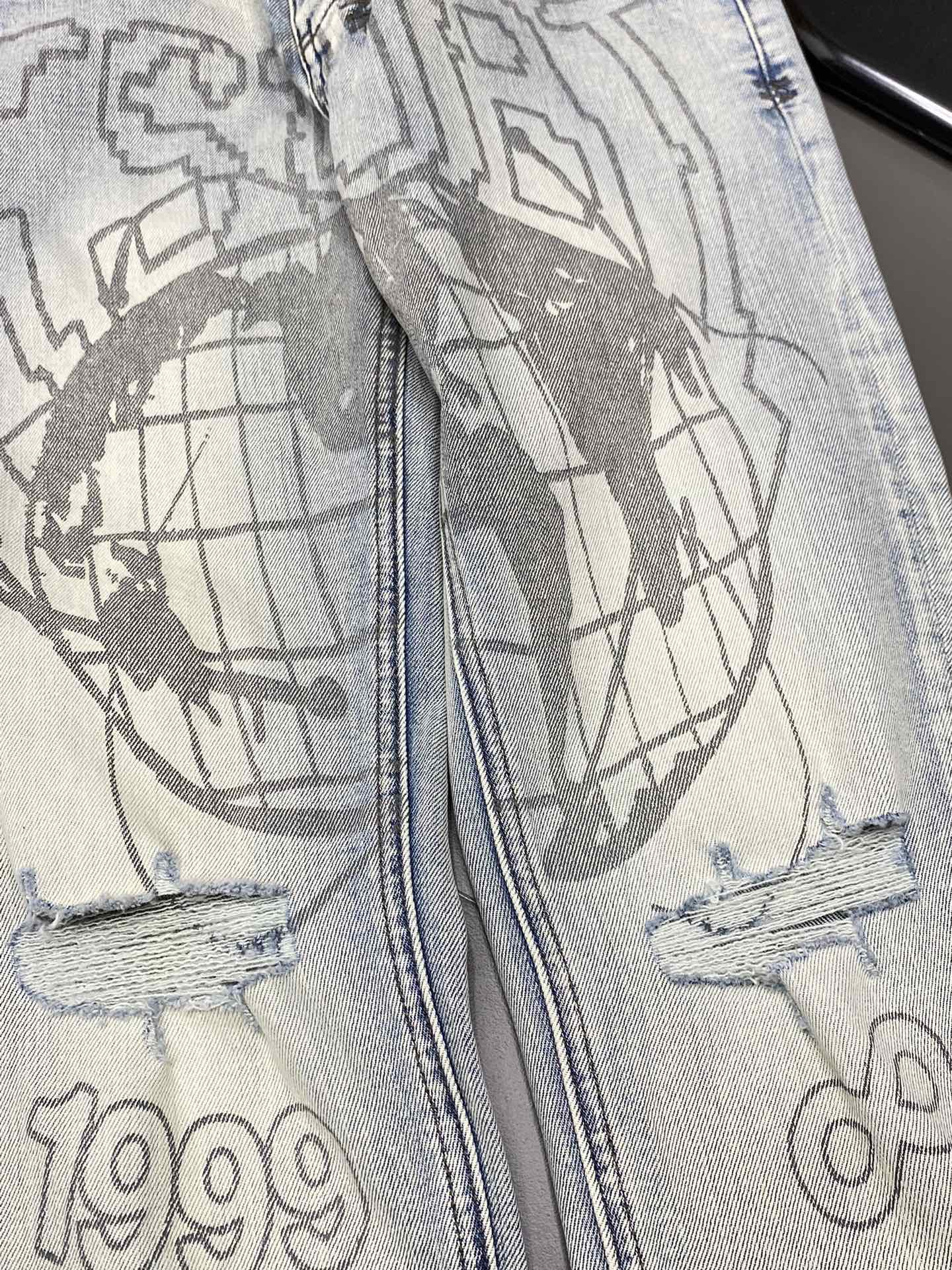  。Ksubi💥独家专供新款休闲牛仔裤 高端版本！专柜 面料 透气舒适度高，细节无可挑剔，品牌元素设计理