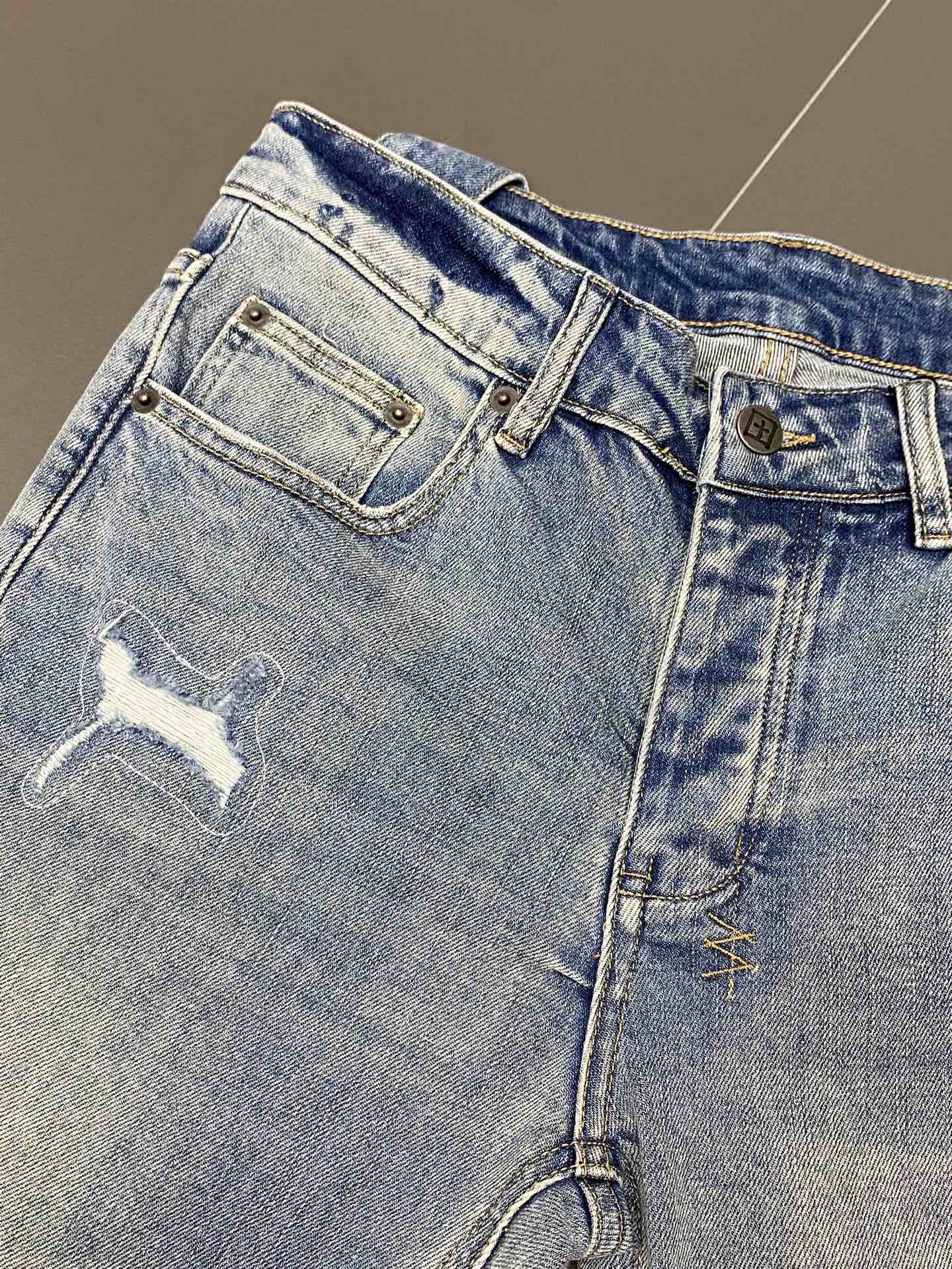  。Ksubi💥独家专供新款休闲牛仔裤 高端版本！专柜 面料 透气舒适度高，细节无可挑剔，品牌元素设计理