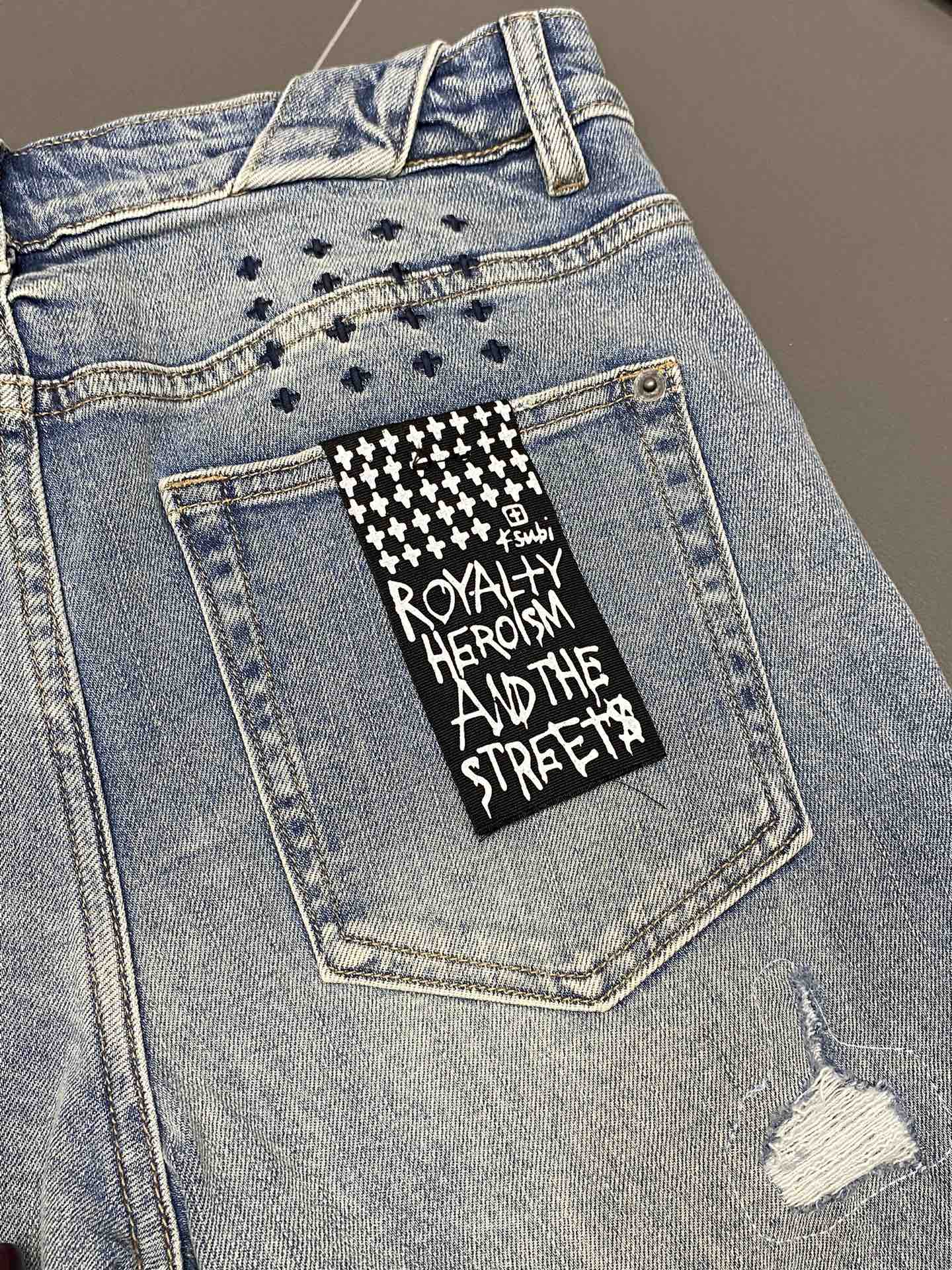  。Ksubi💥独家专供新款休闲牛仔裤 高端版本！专柜 面料 透气舒适度高，细节无可挑剔，品牌元素设计理