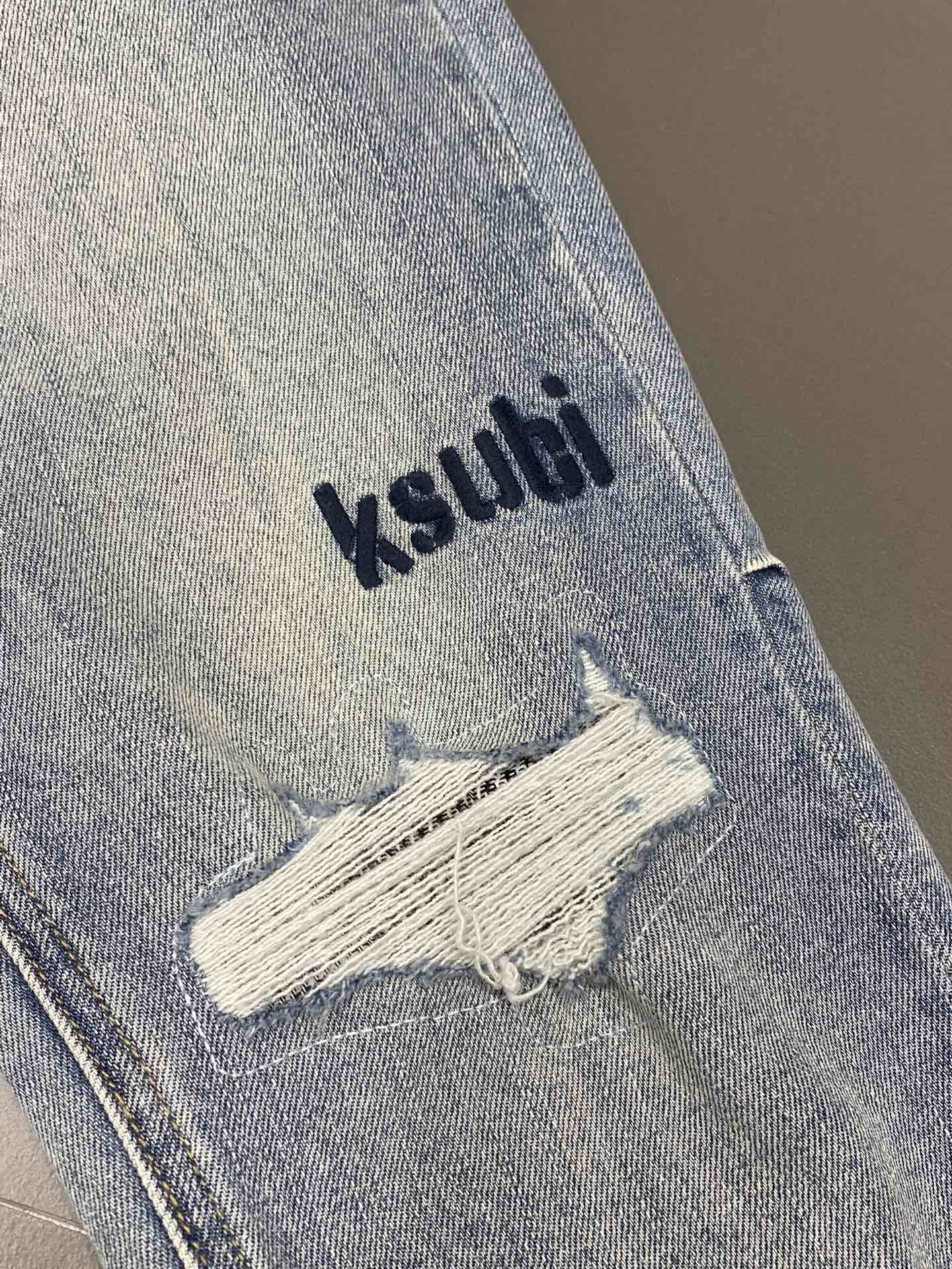  。Ksubi💥独家专供新款休闲牛仔裤 高端版本！专柜 面料 透气舒适度高，细节无可挑剔，品牌元素设计理