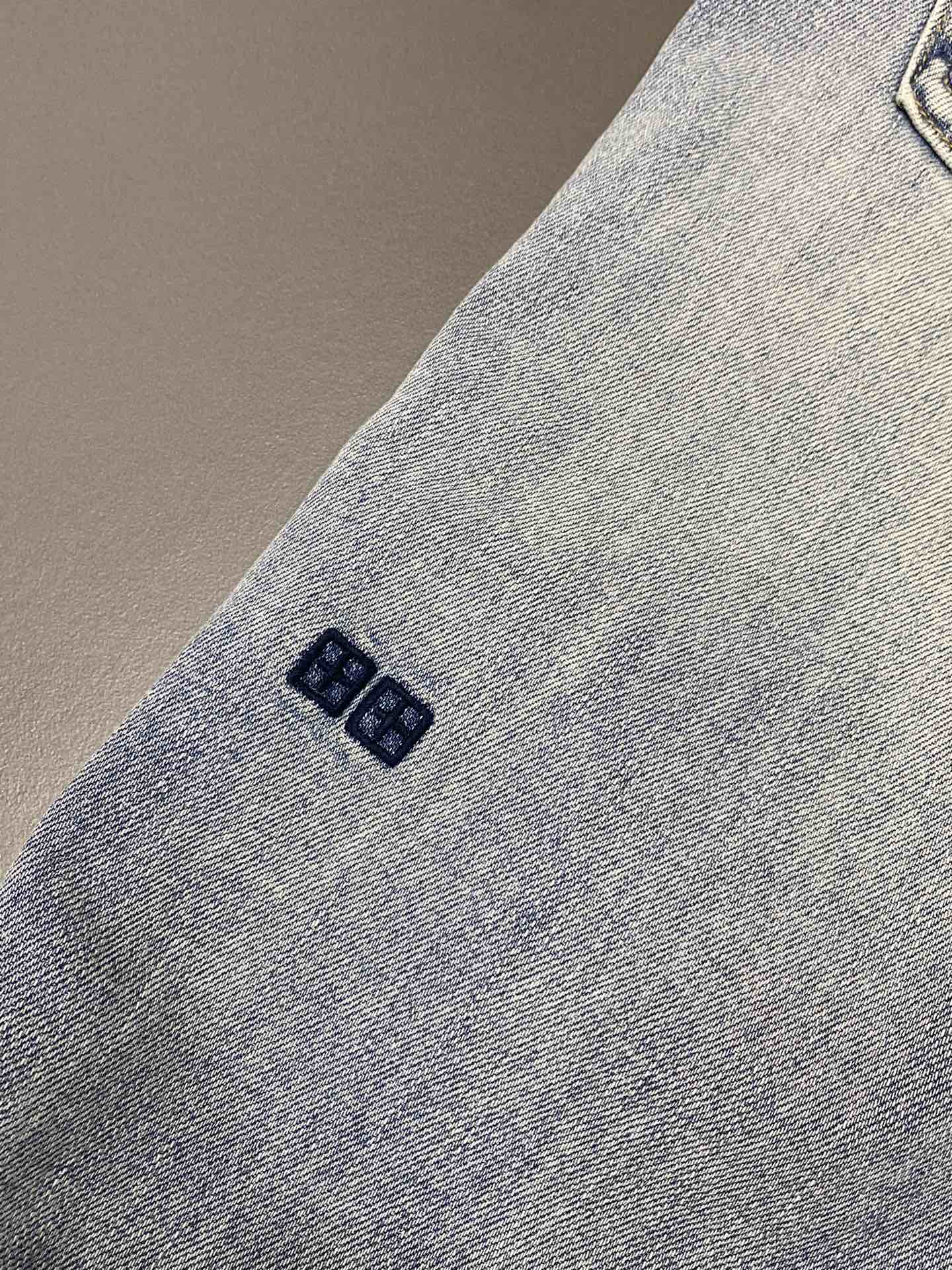  。Ksubi💥独家专供新款休闲牛仔裤 高端版本！专柜 面料 透气舒适度高，细节无可挑剔，品牌元素设计理