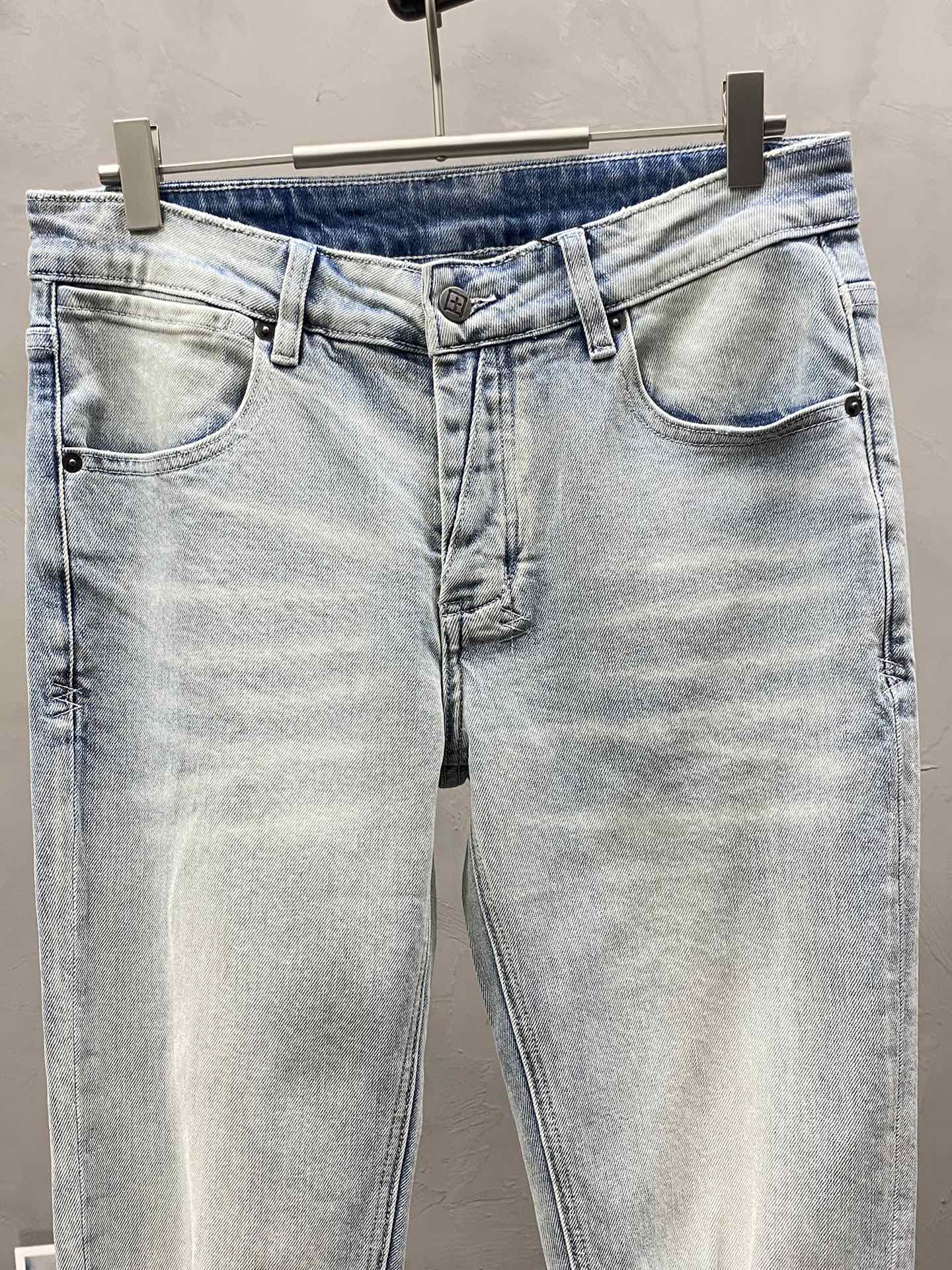  。Ksubi💥独家专供新款休闲牛仔裤 高端版本！专柜 面料 透气舒适度高，细节无可挑剔，品牌元素设计理