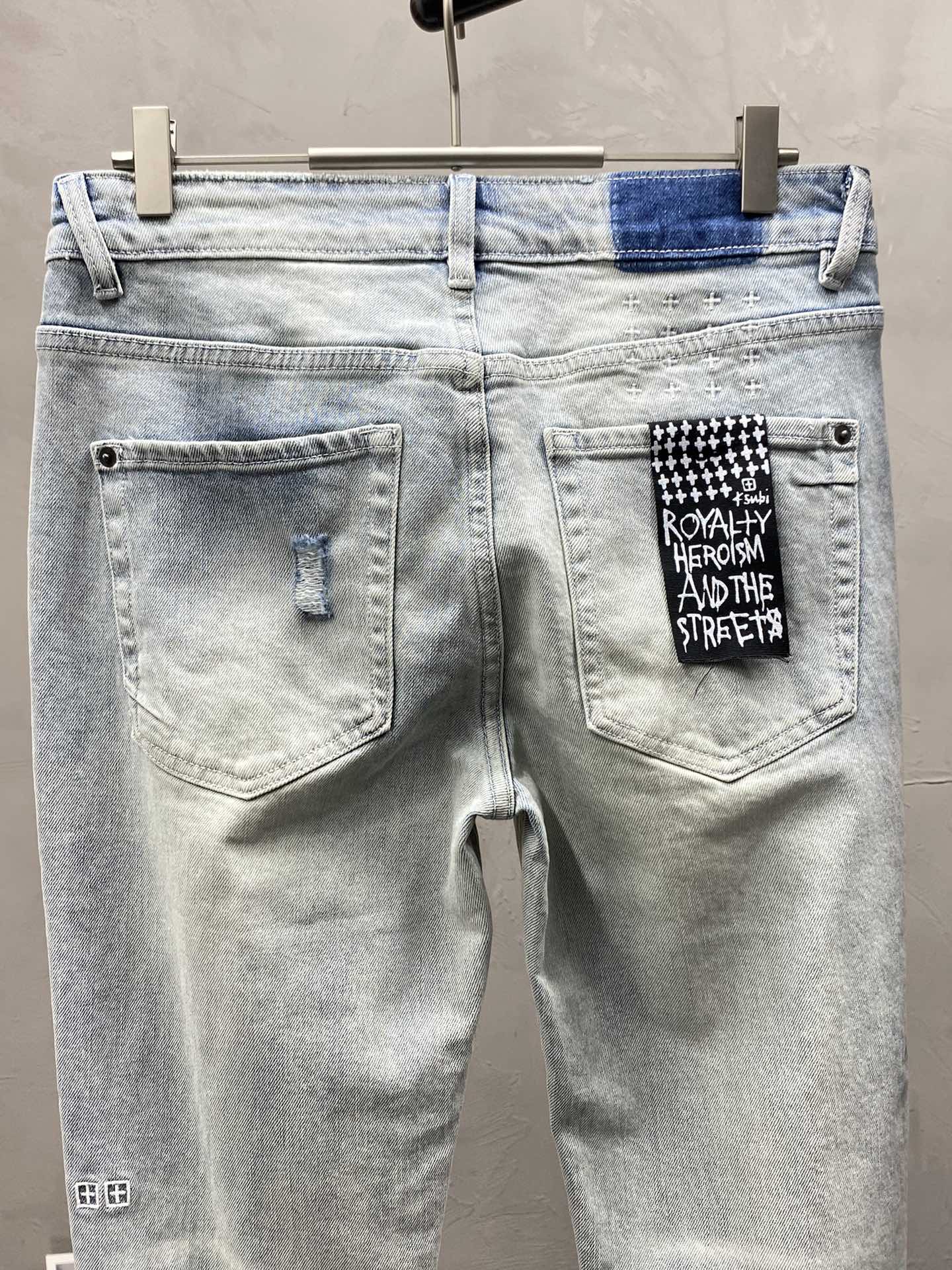  。Ksubi💥独家专供新款休闲牛仔裤 高端版本！专柜 面料 透气舒适度高，细节无可挑剔，品牌元素设计理