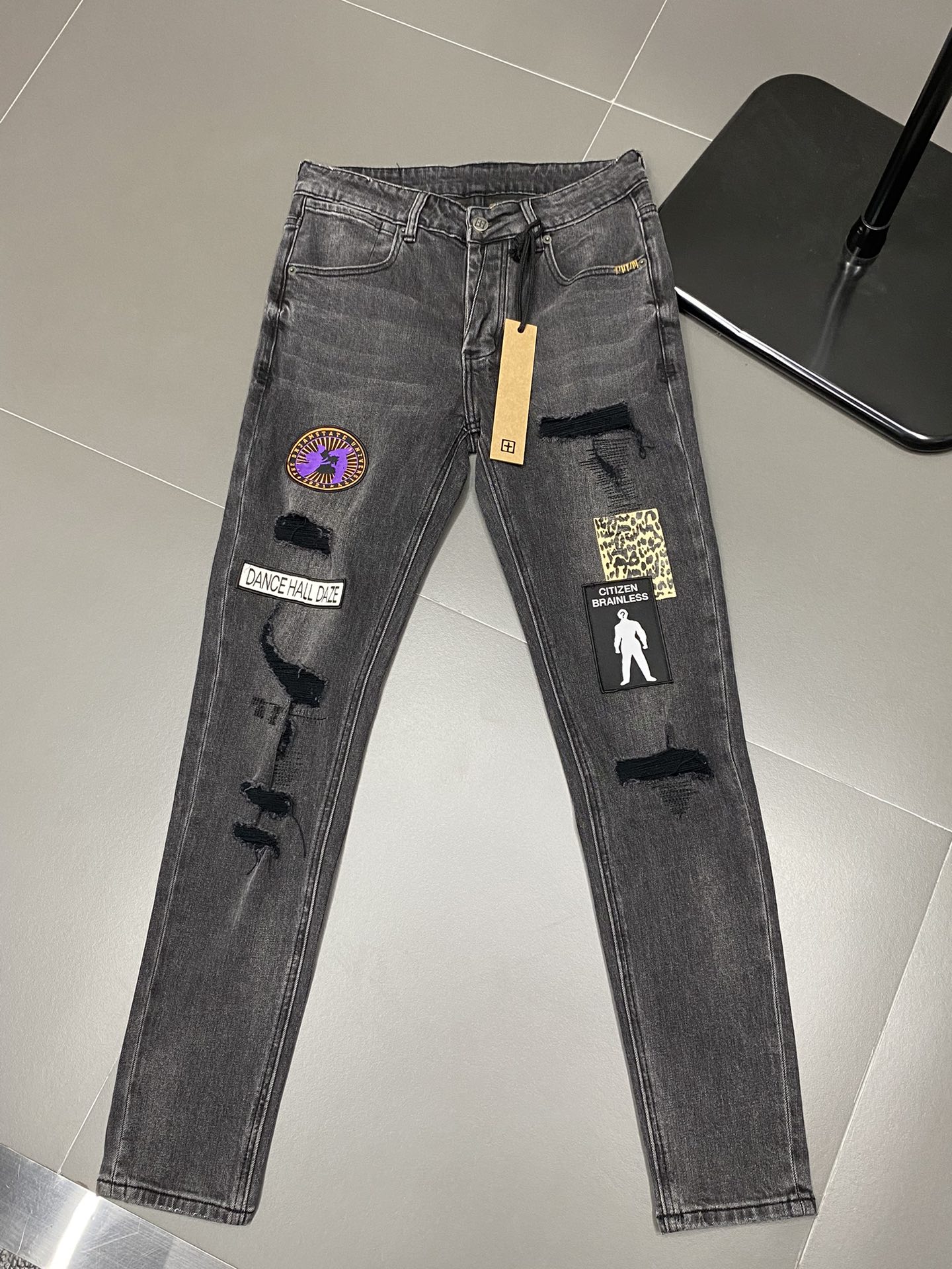  。Ksubi💥独家专供新款休闲牛仔裤 高端版本！专柜 面料 透气舒适度高，细节无可挑剔，品牌元素设计理