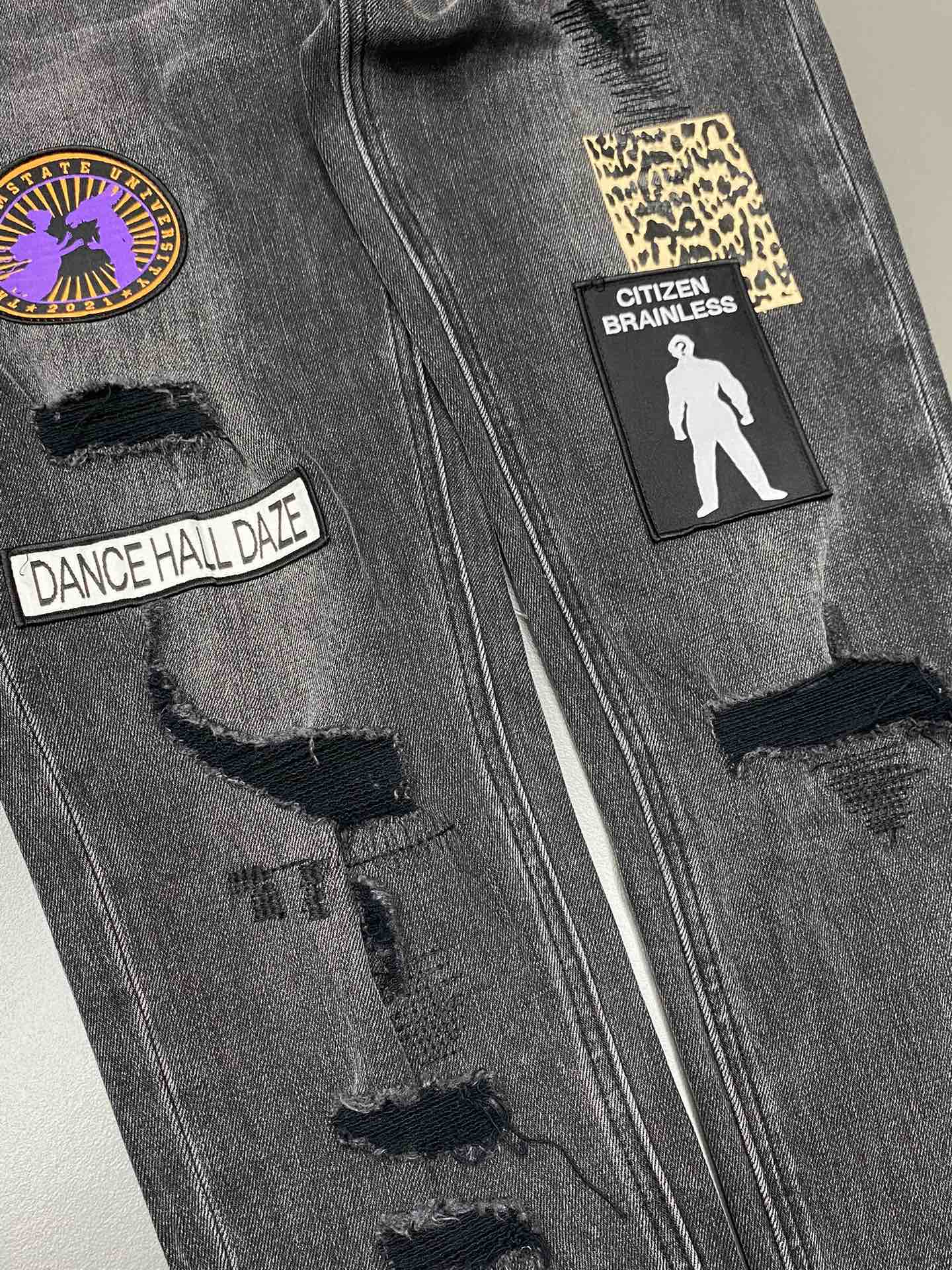  。Ksubi💥独家专供新款休闲牛仔裤 高端版本！专柜 面料 透气舒适度高，细节无可挑剔，品牌元素设计理