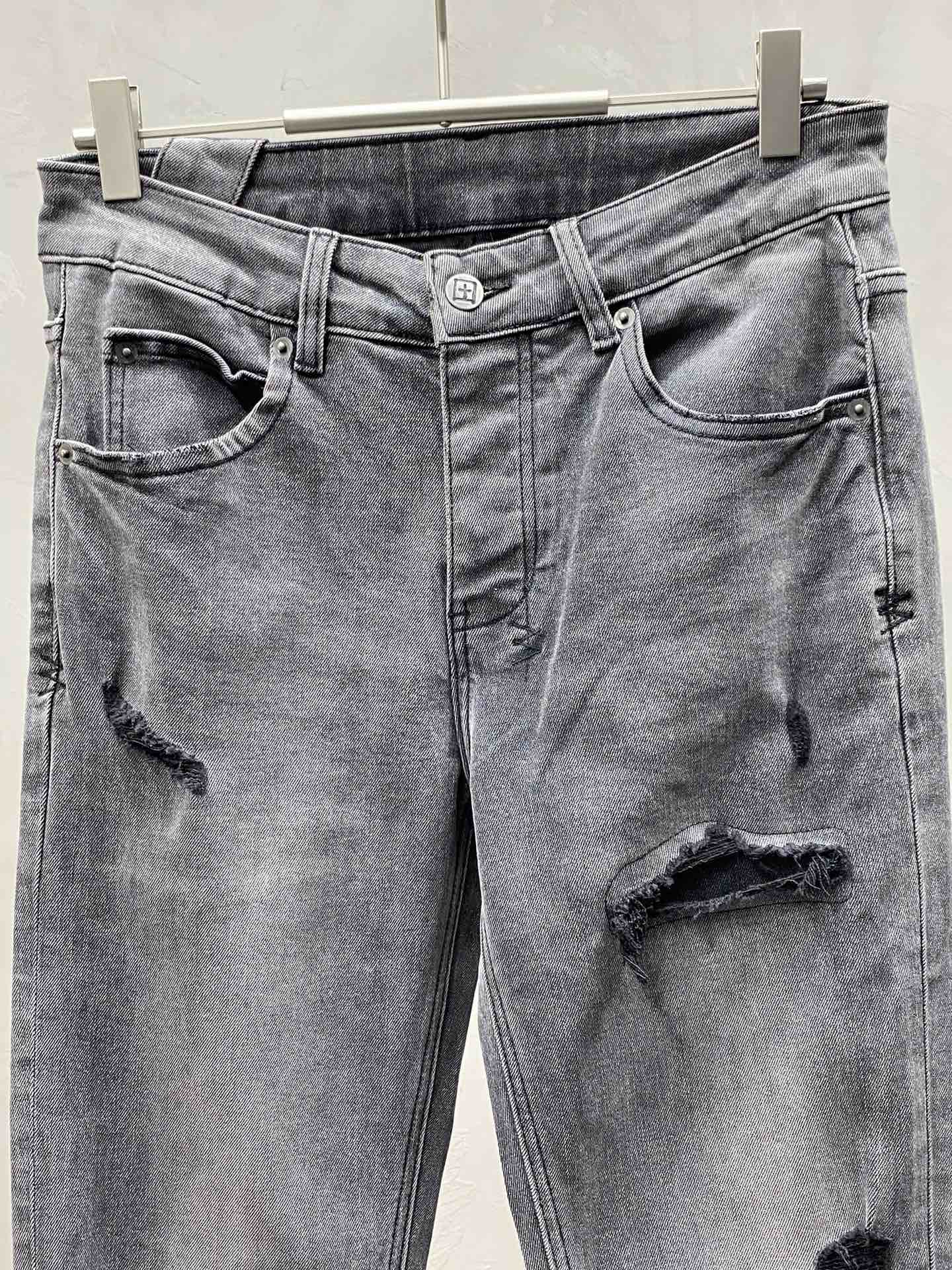  。Ksubi💥独家专供新款休闲牛仔裤 高端版本！专柜 面料 透气舒适度高，细节无可挑剔，品牌元素设计理