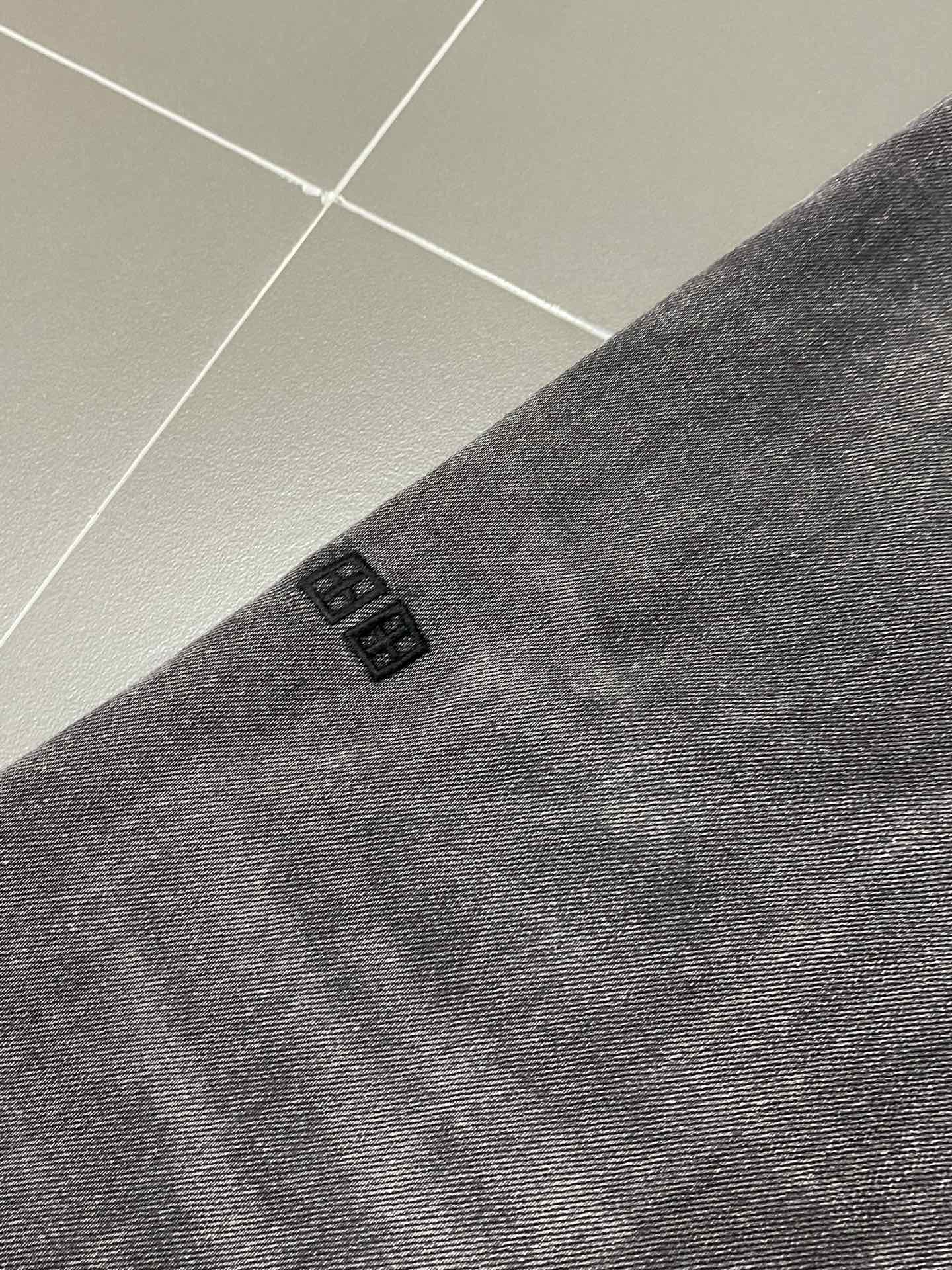  。Ksubi💥独家专供新款休闲牛仔裤 高端版本！专柜 面料 透气舒适度高，细节无可挑剔，品牌元素设计理