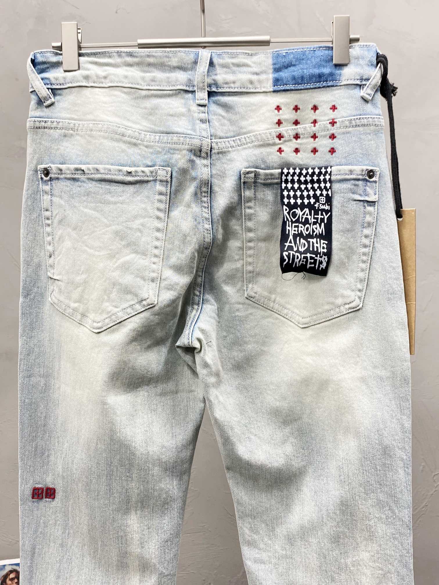  。Ksubi💥独家专供新款休闲牛仔裤 高端版本！专柜 面料 透气舒适度高，细节无可挑剔，品牌元素设计理