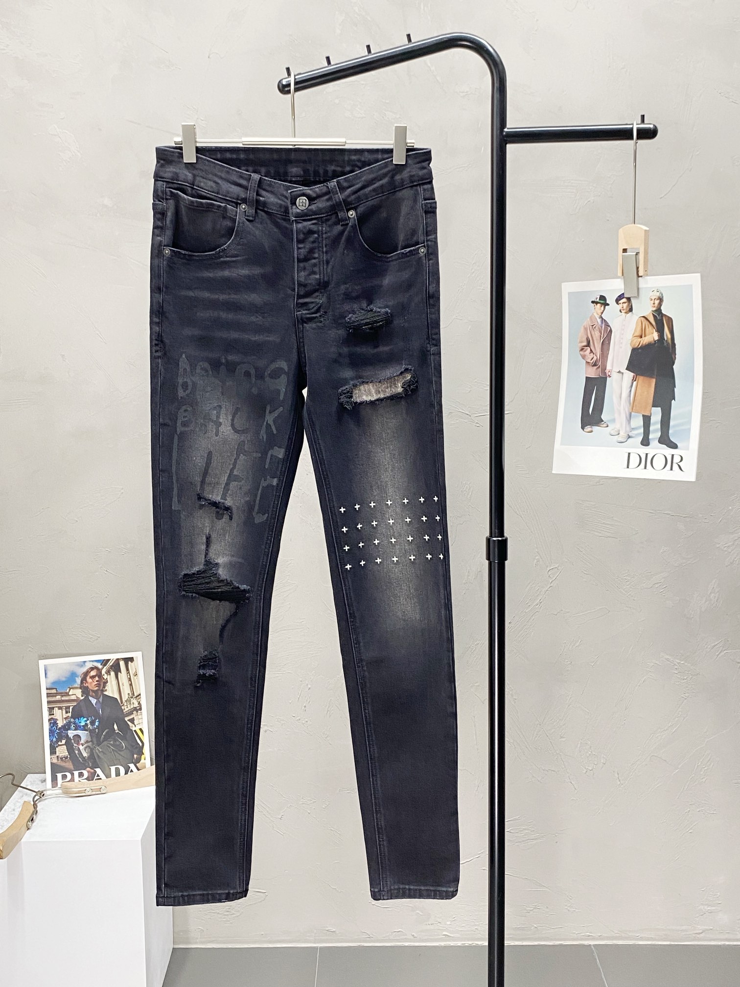  。Ksubi💥独家专供新款休闲牛仔裤 高端版本！专柜 面料 透气舒适度高，细节无可挑剔，品牌元素设计理