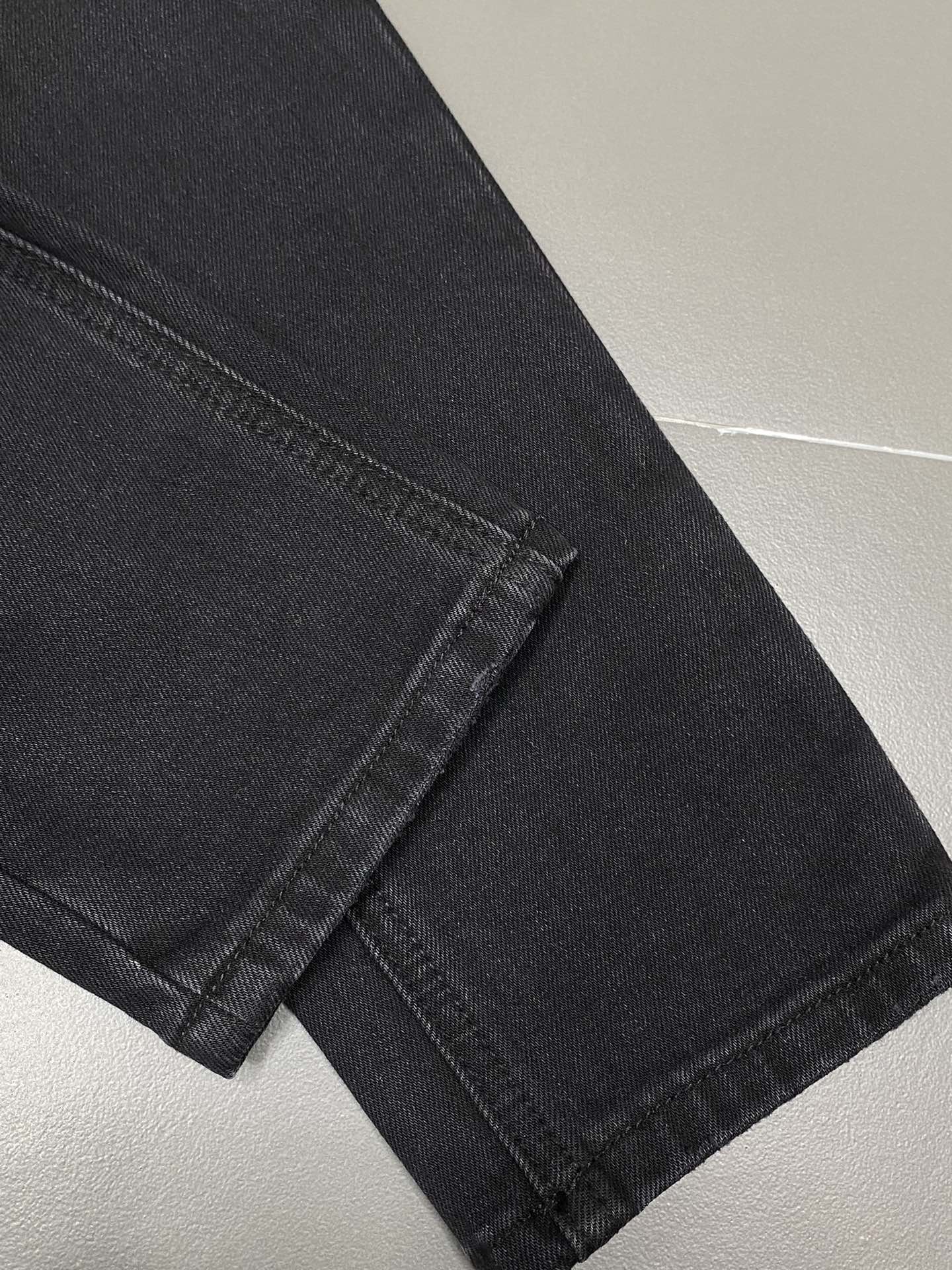  。Ksubi💥独家专供新款休闲牛仔裤 高端版本！专柜 面料 透气舒适度高，细节无可挑剔，品牌元素设计理