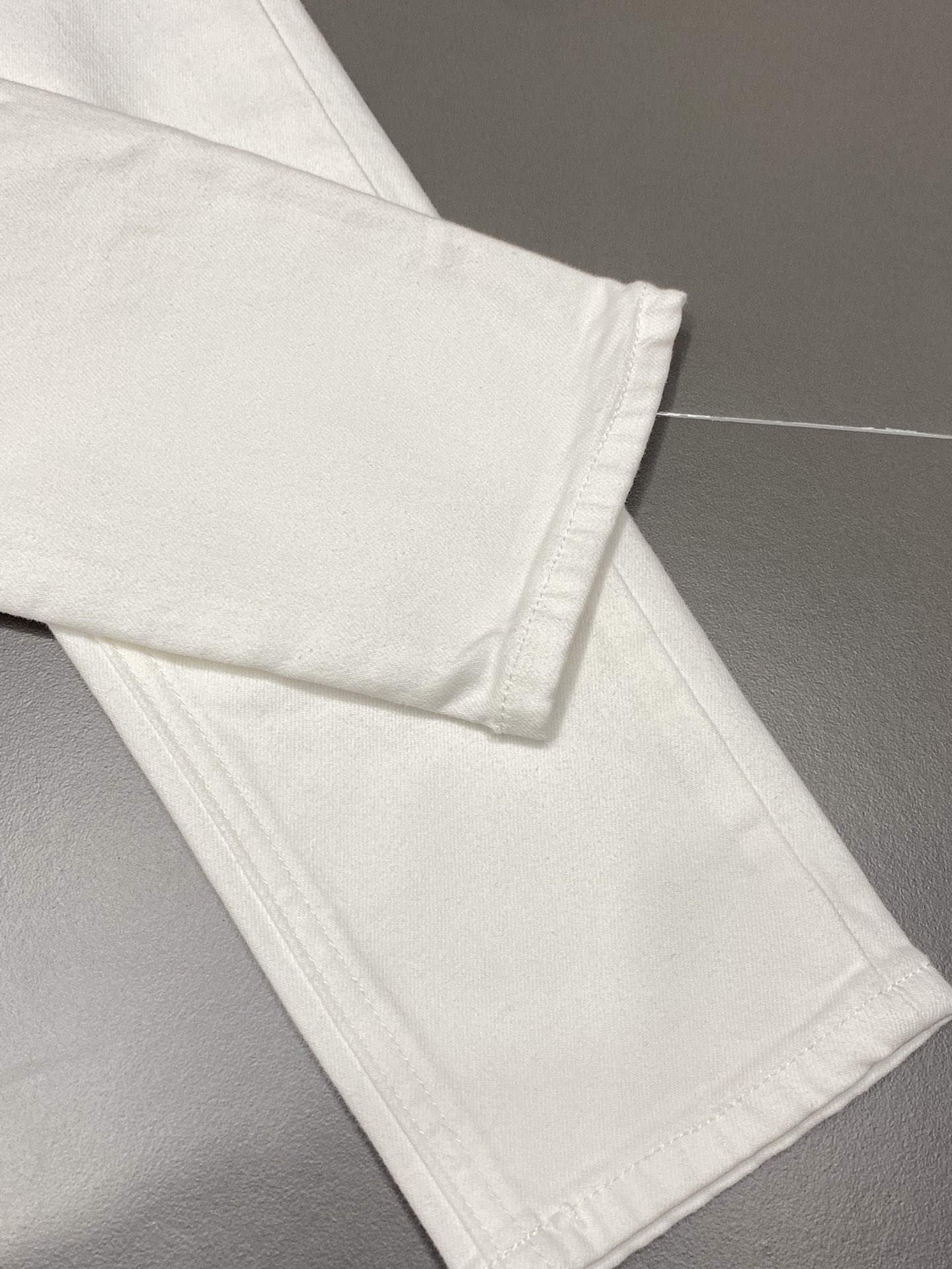  。Ksubi💥独家专供新款休闲牛仔裤 高端版本！专柜 面料 透气舒适度高，细节无可挑剔，品牌元素设计理