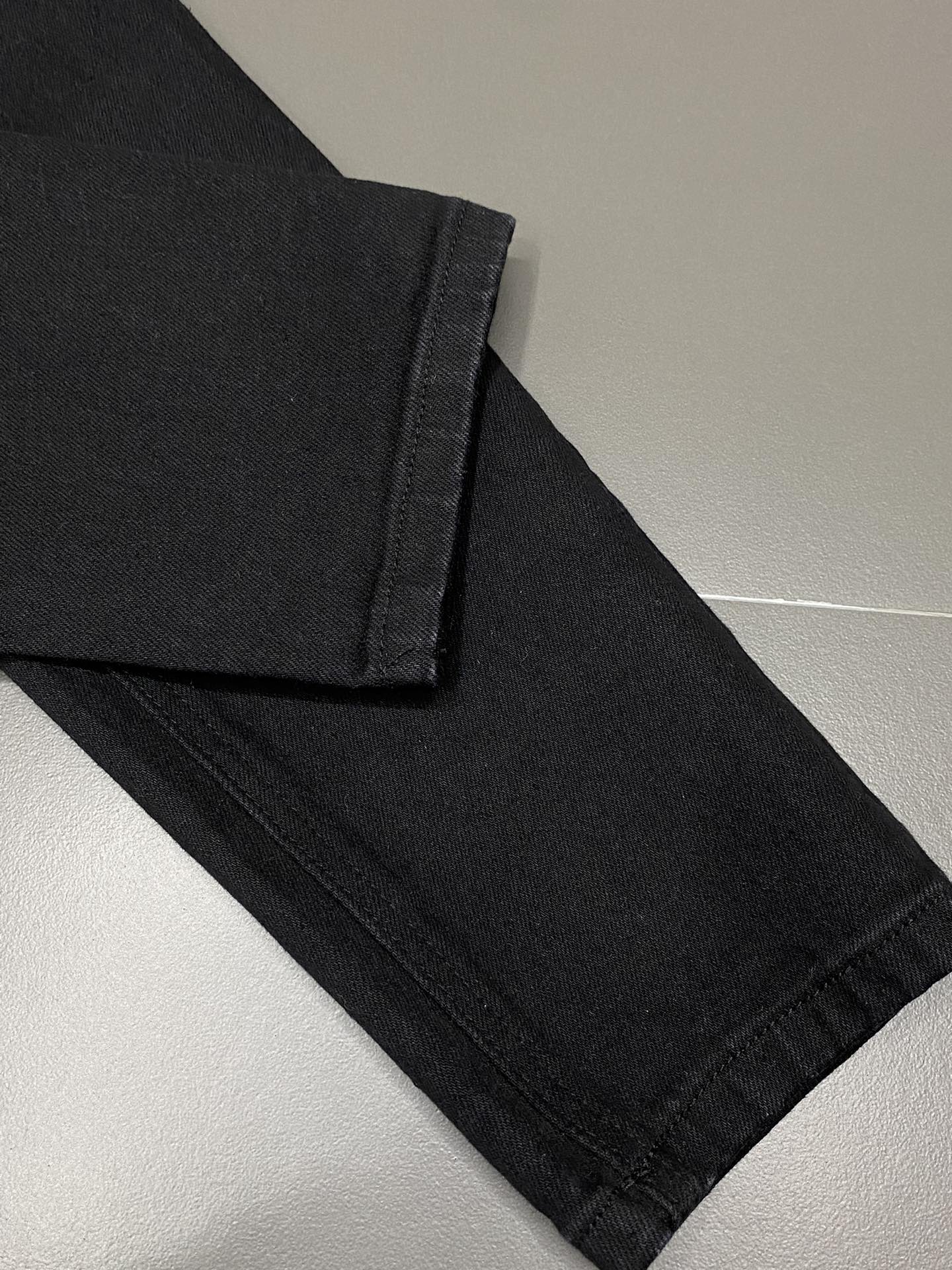  。Ksubi💥独家专供新款休闲牛仔裤 高端版本！专柜 面料 透气舒适度高，细节无可挑剔，品牌元素设计理