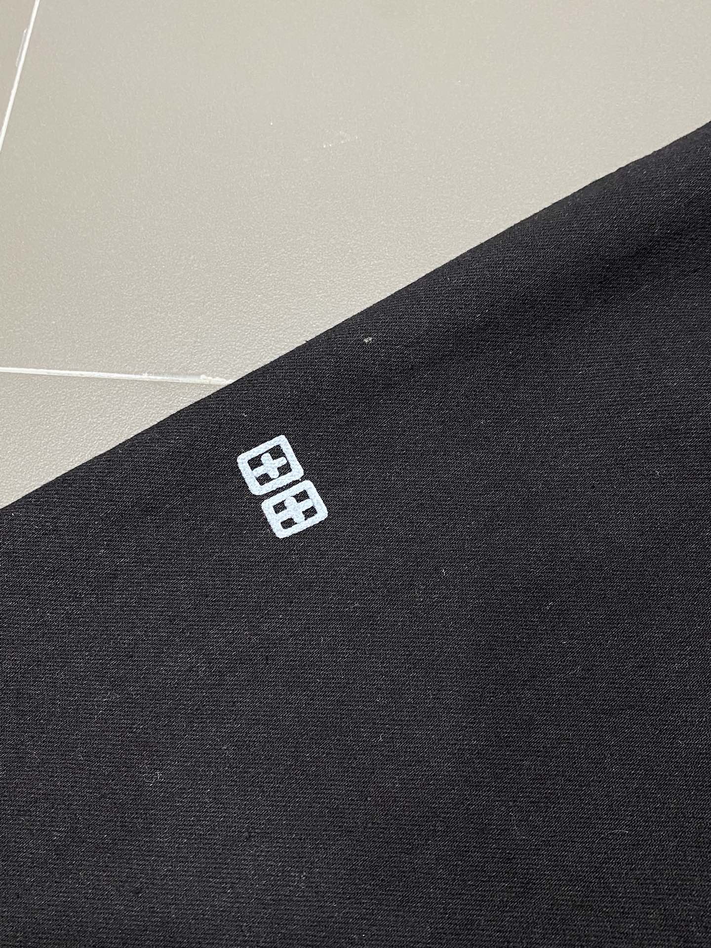  。Ksubi💥独家专供新款休闲牛仔裤 高端版本！专柜 面料 透气舒适度高，细节无可挑剔，品牌元素设计理