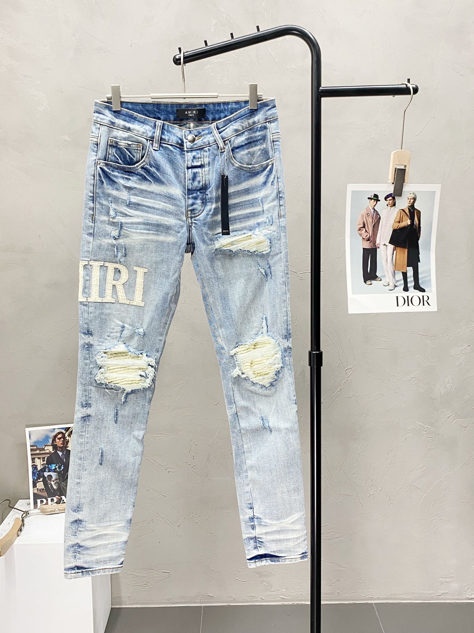  。AMIRI💥独家专供新款休闲牛仔裤 高端版本！专柜 面料 透气舒适度高，细节无可挑剔，品牌元素设计理