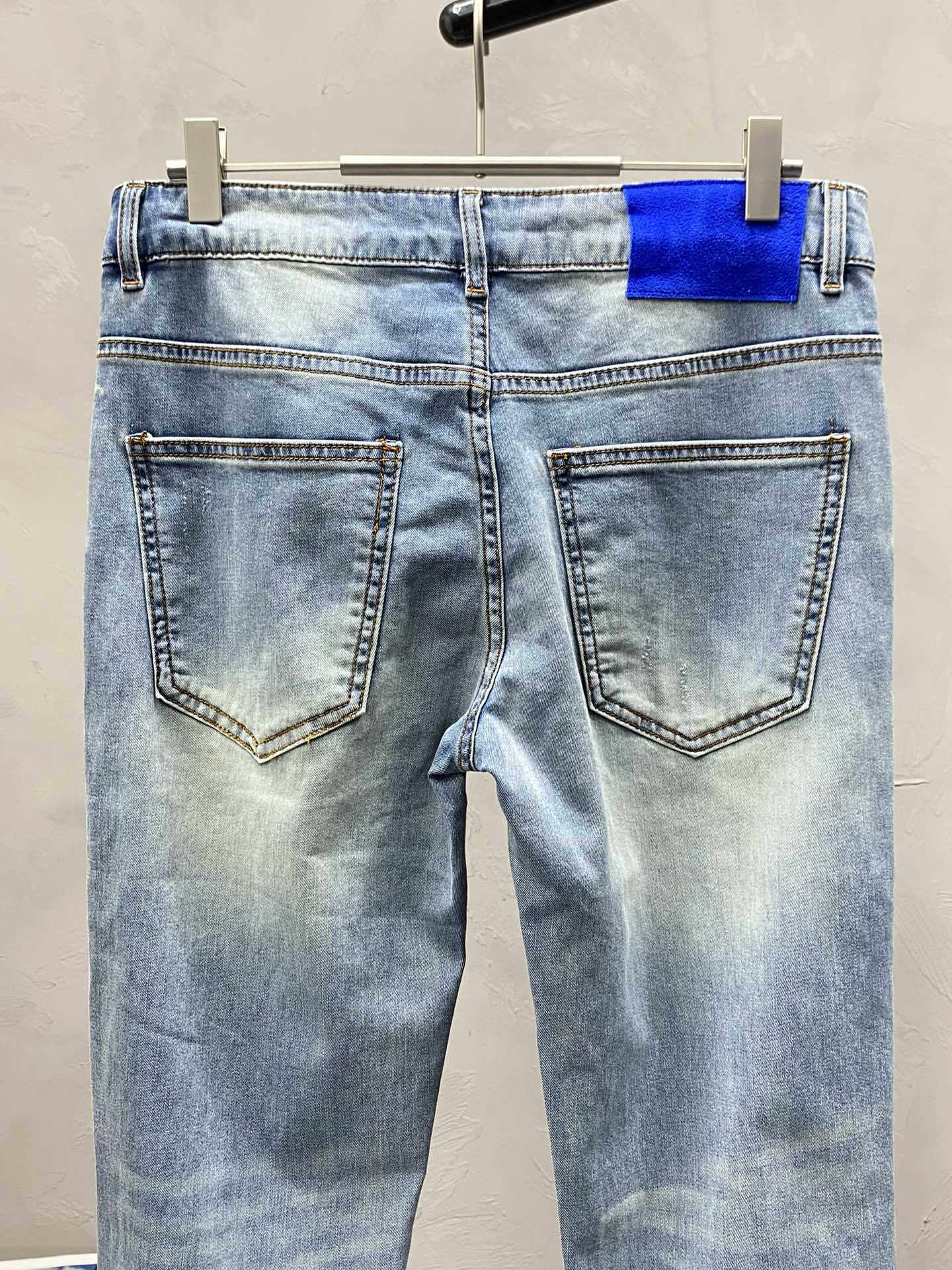  。Burberry巴宝莉💥独家专供新款休闲牛仔裤 高端版本！专柜 面料 透气舒适度高，细节无可挑剔，品