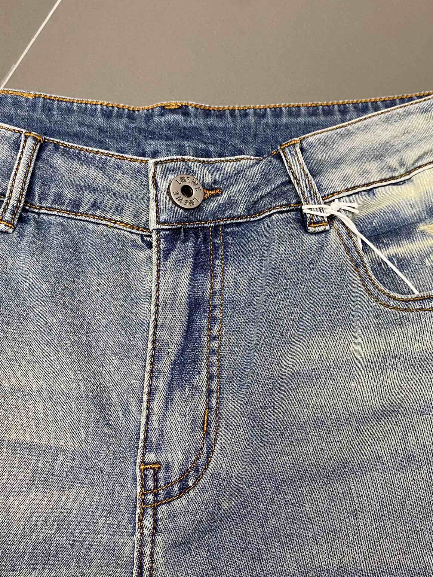  。Loewe罗意威💥独家专供新款休闲牛仔裤 高端版本！专柜 面料 透气舒适度高，细节无可挑剔，品牌元素