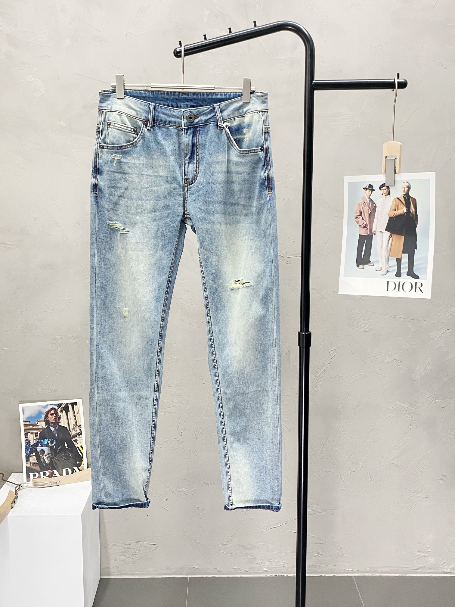  。Loewe罗意威💥独家专供新款休闲牛仔裤 高端版本！专柜 面料 透气舒适度高，细节无可挑剔，品牌元素