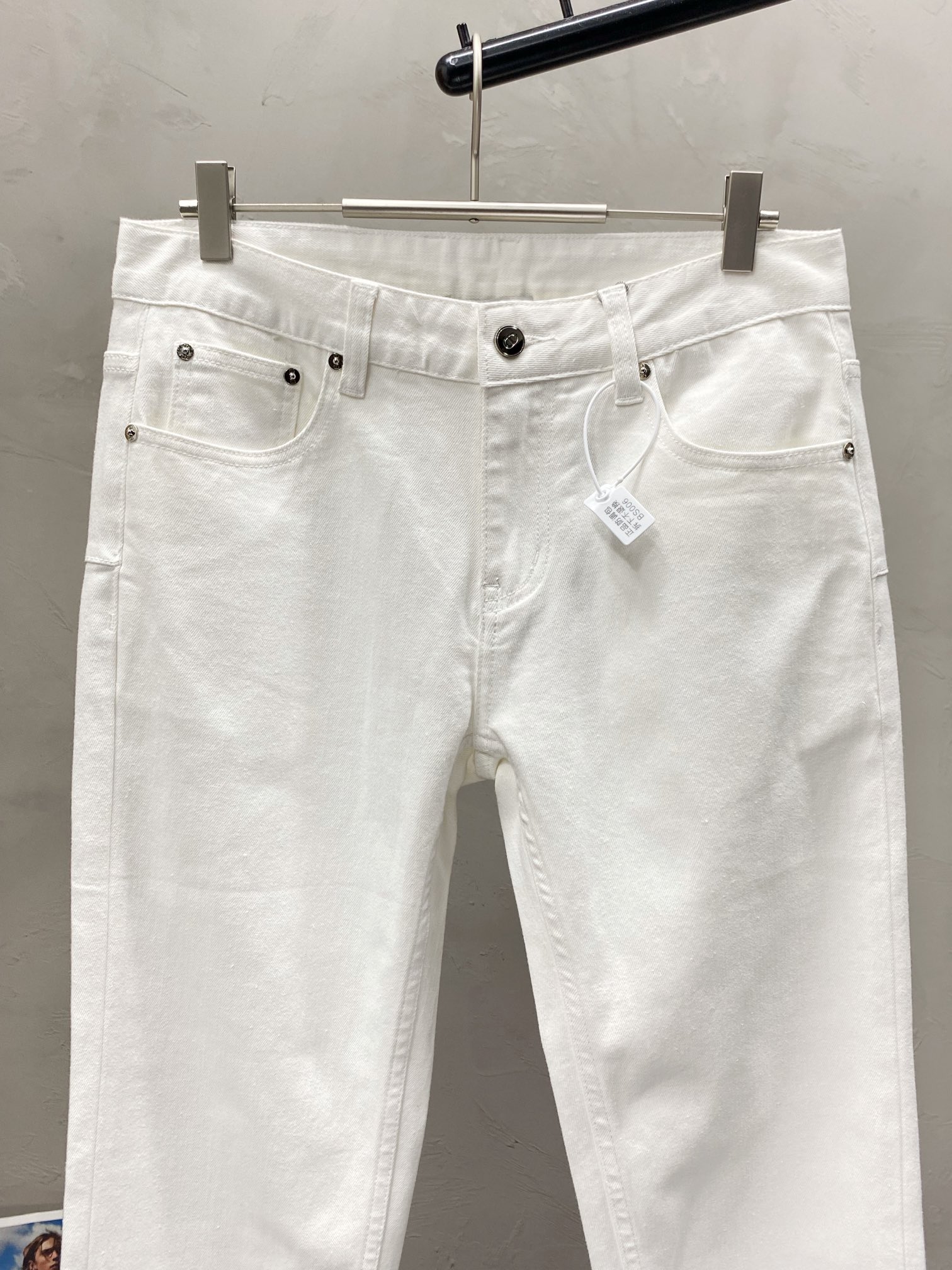  。Dior迪奥💥独家专供新款休闲牛仔裤 高端版本！专柜 面料 透气舒适度高，细节无可挑剔，品牌元素设计