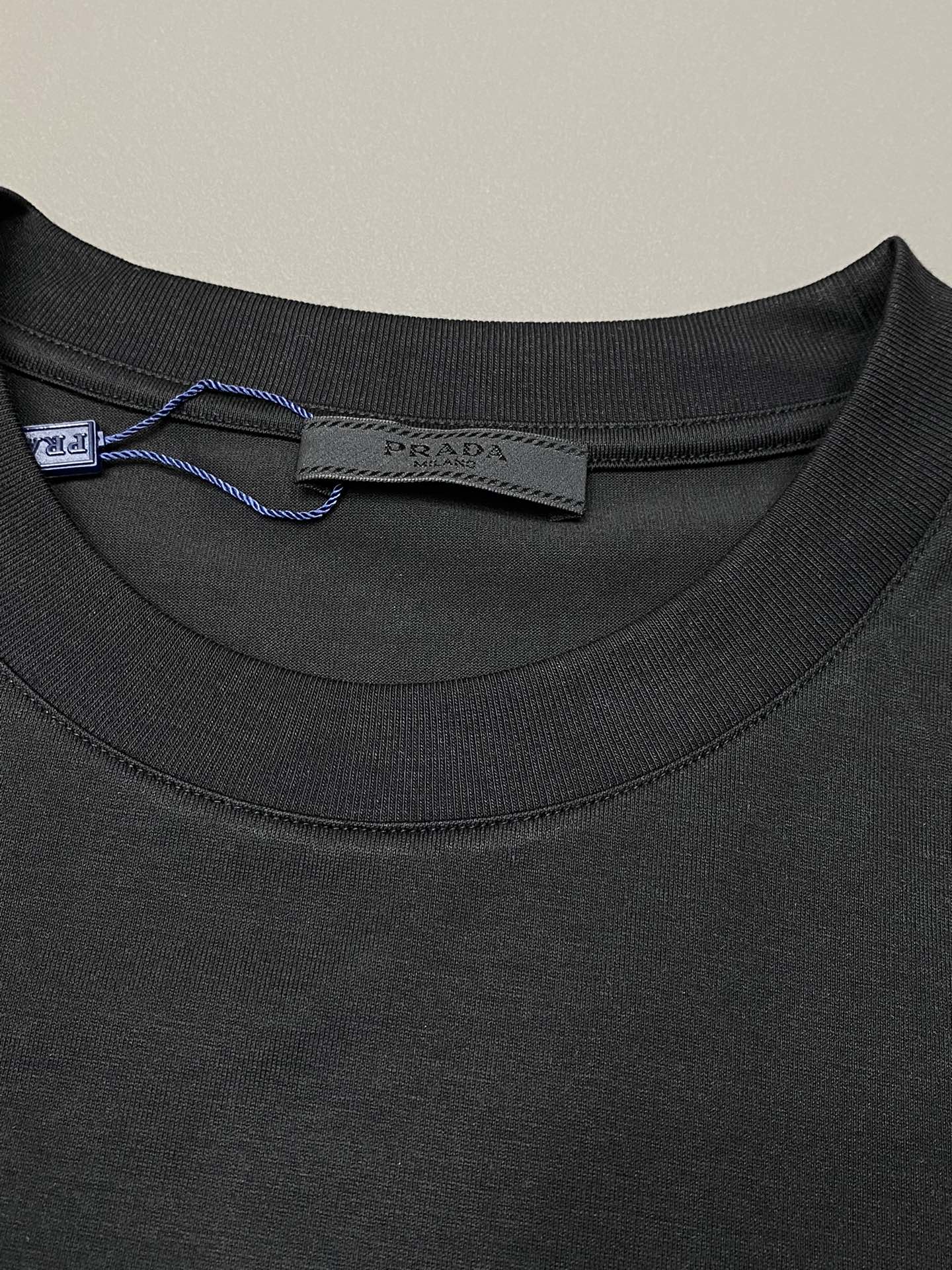  。Prada普拉达💥独家专供新款原单男士休闲短袖 高端  高版本 时尚百搭爆款⚠️⚠️✨✨进口面料 手