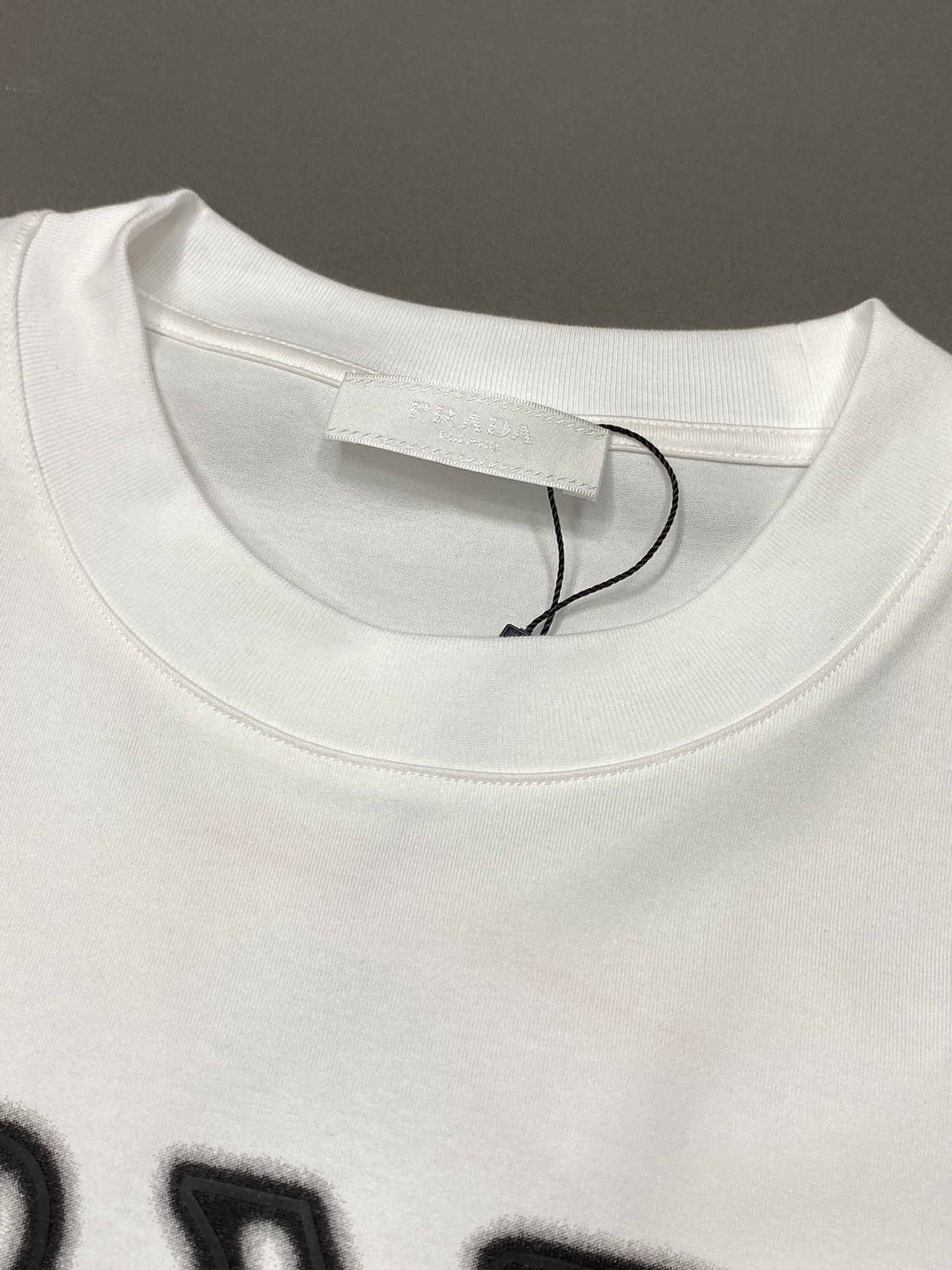  。Prada普拉达💥独家专供新款原单男士休闲短袖 高端  高版本 时尚百搭爆款⚠️⚠️✨✨进口面料 手