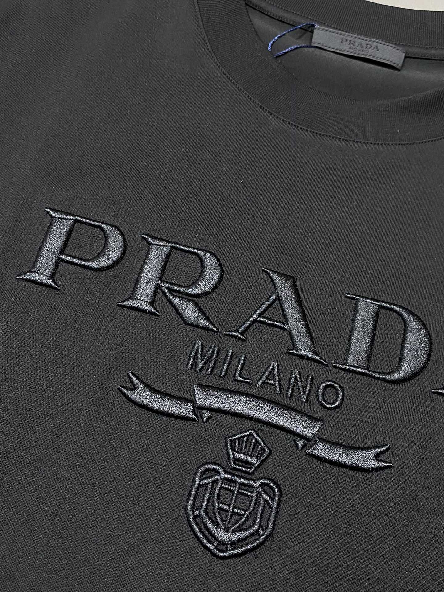  。Prada普拉达💥独家专供新款原单男士休闲短袖 高端  高版本 时尚百搭爆款⚠️⚠️✨✨进口面料 手