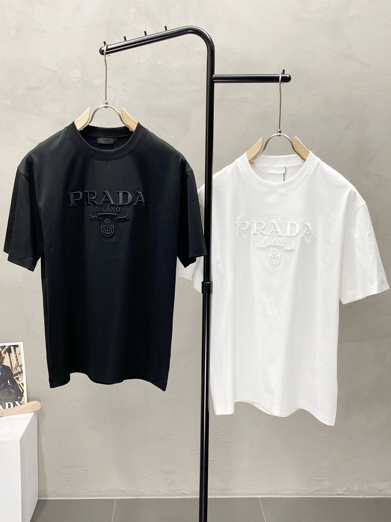  。Prada普拉达💥独家专供新款原单男士休闲短袖 高端  高版本 时尚百搭爆款⚠️⚠️✨✨进口面料 手