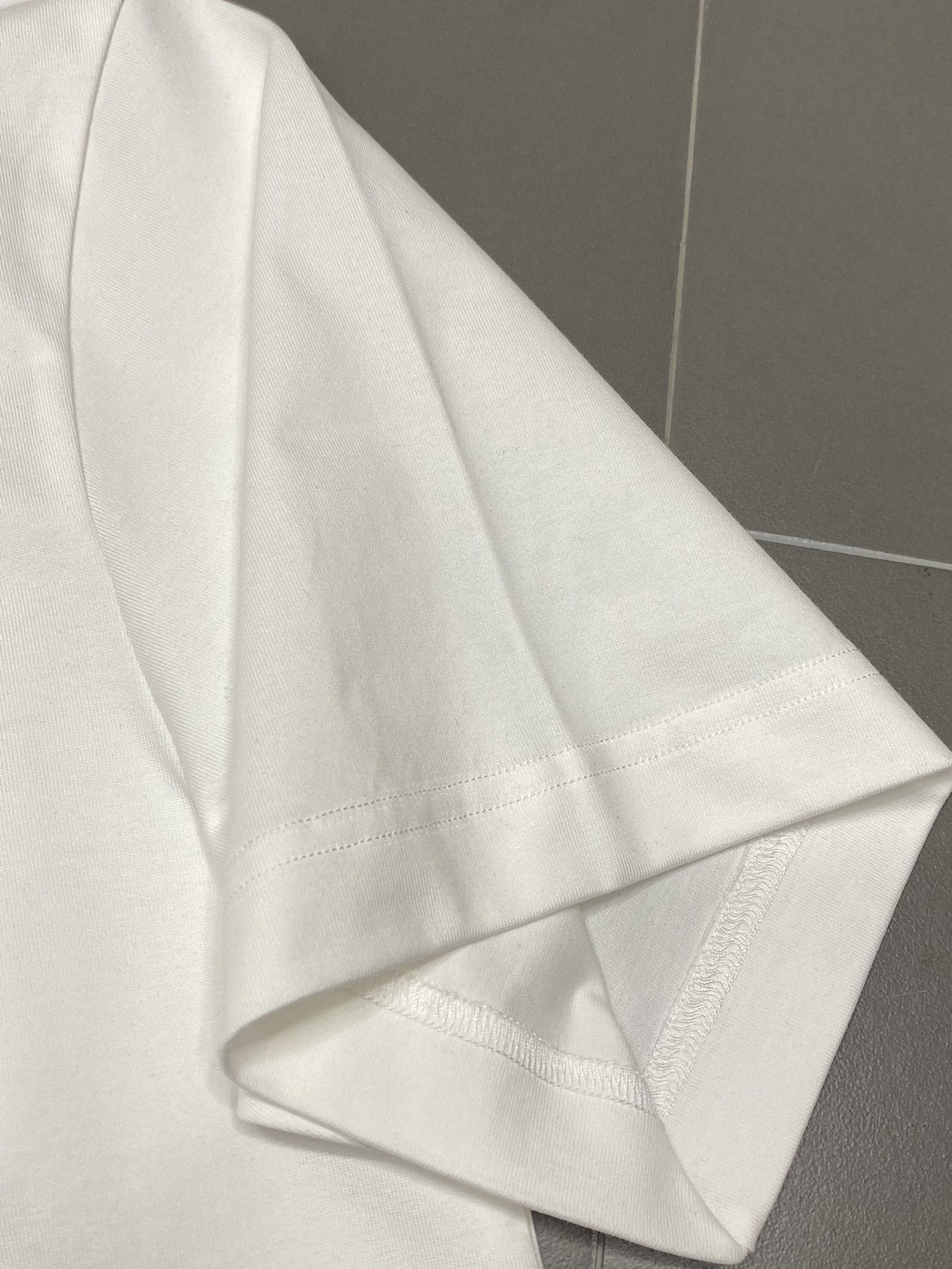  。FENDI芬迪💥独家专供新款原单男士休闲短袖 高端  高版本 时尚百搭爆款⚠️⚠️✨✨进口面料 手感