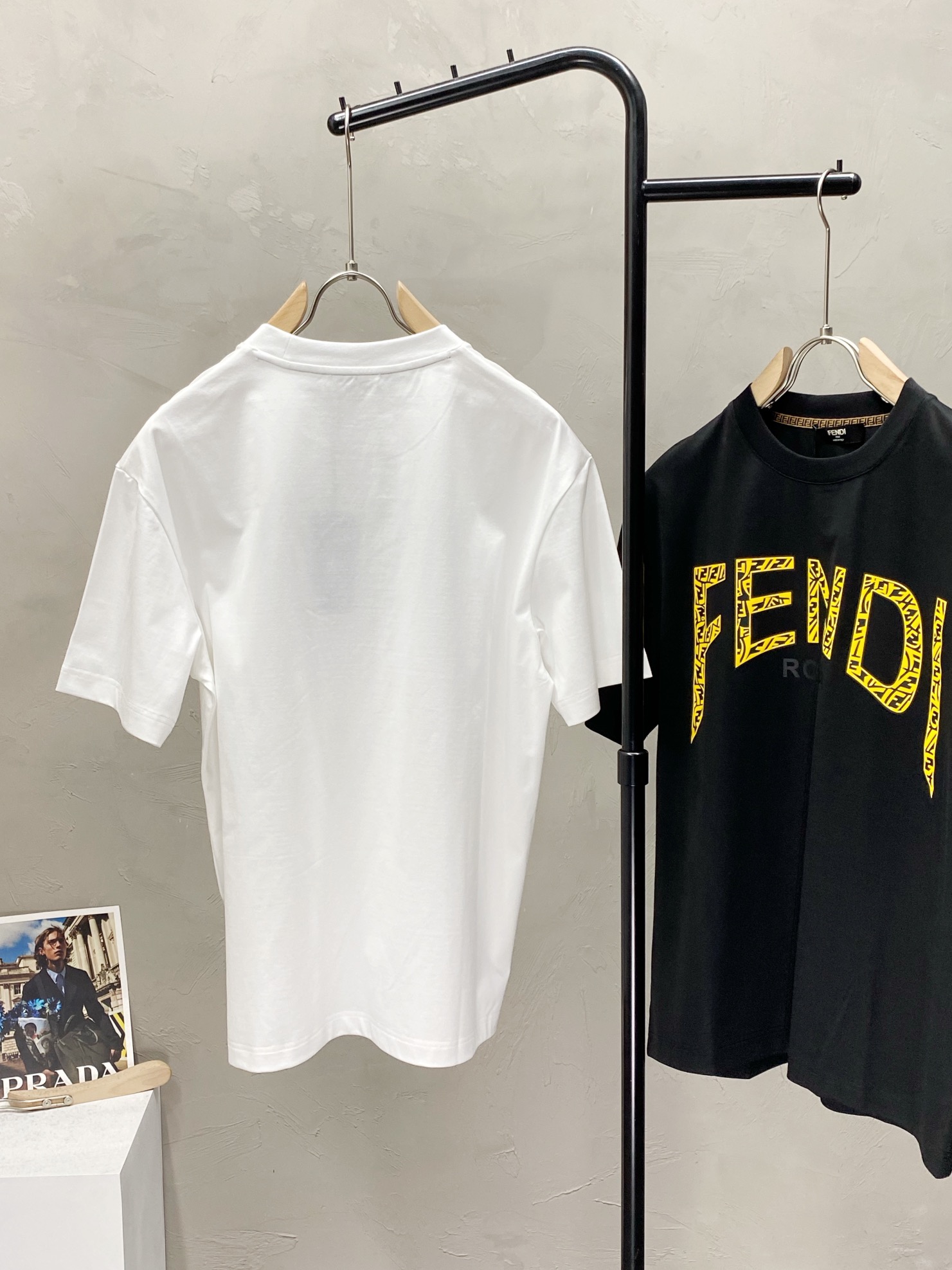  。FENDI芬迪💥独家专供新款原单男士休闲短袖 高端  高版本 时尚百搭爆款⚠️⚠️✨✨进口面料 手感