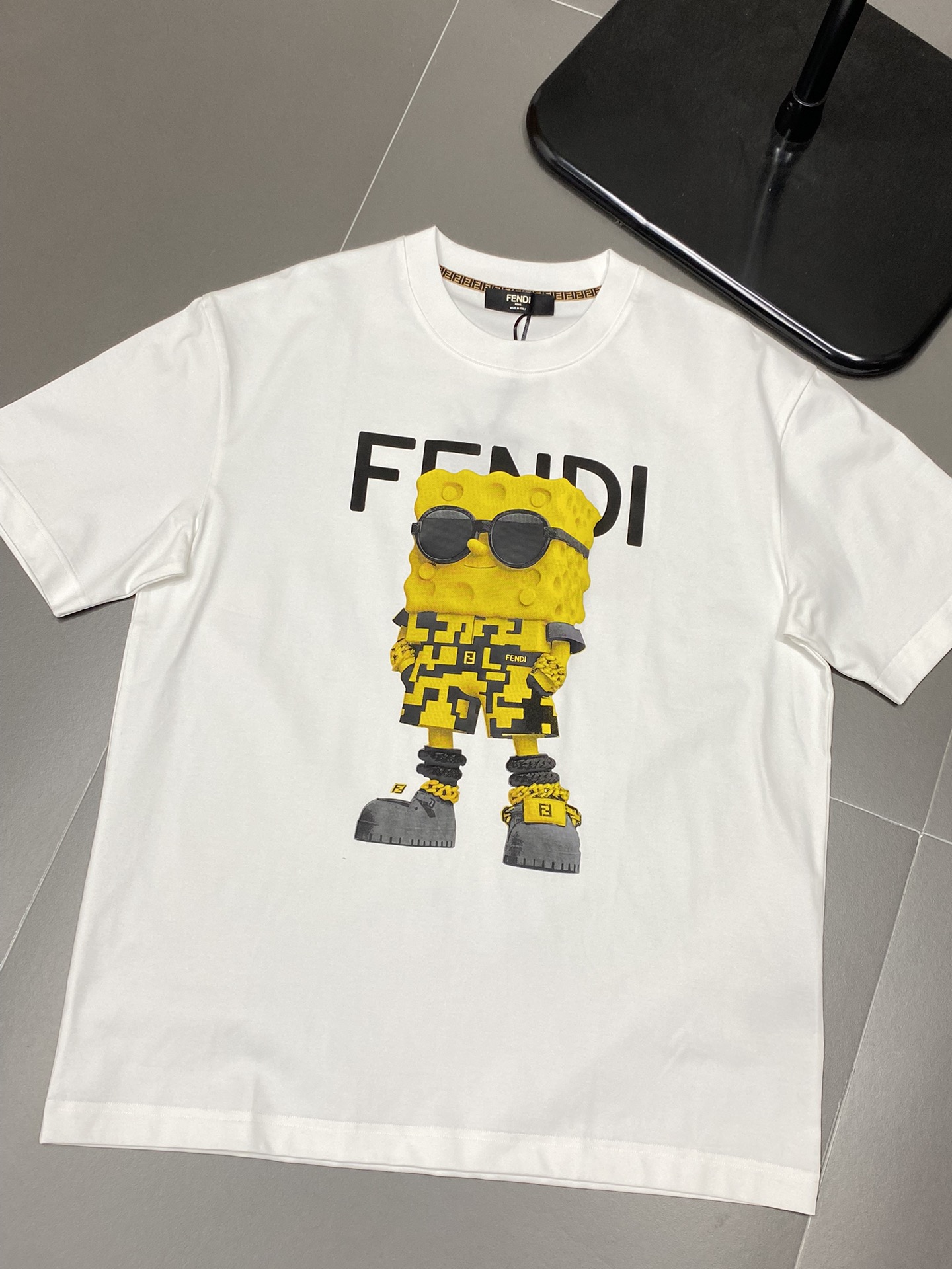  。FENDI芬迪💥独家专供新款原单男士休闲短袖 高端  高版本 时尚百搭爆款⚠️⚠️✨✨进口面料 手感