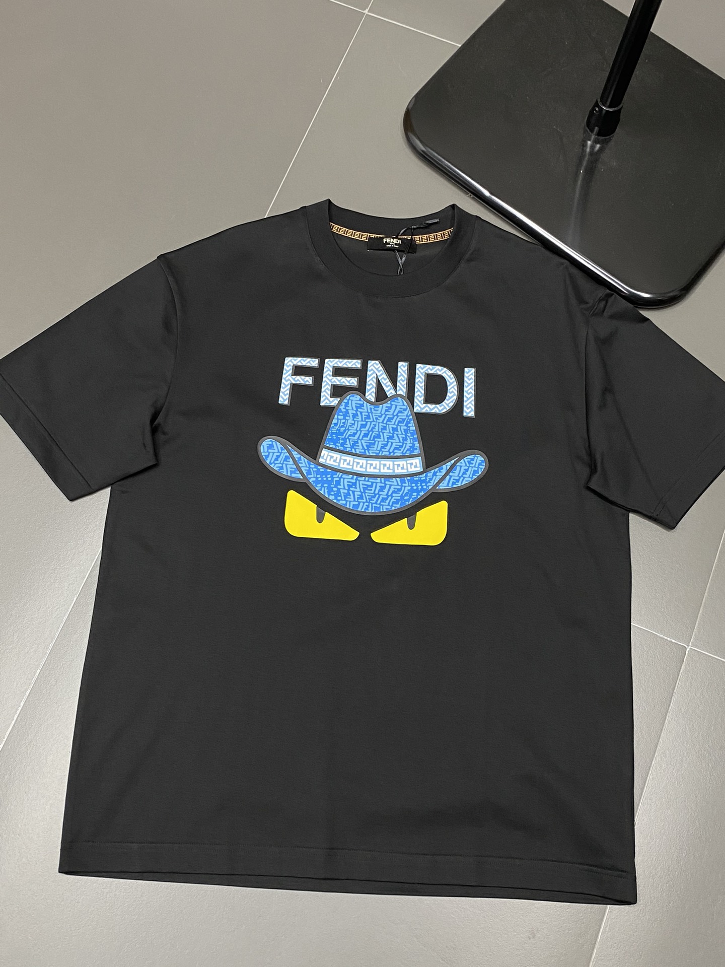  。FENDI芬迪💥独家专供新款原单男士休闲短袖 高端  高版本 时尚百搭爆款⚠️⚠️✨✨进口面料 手感