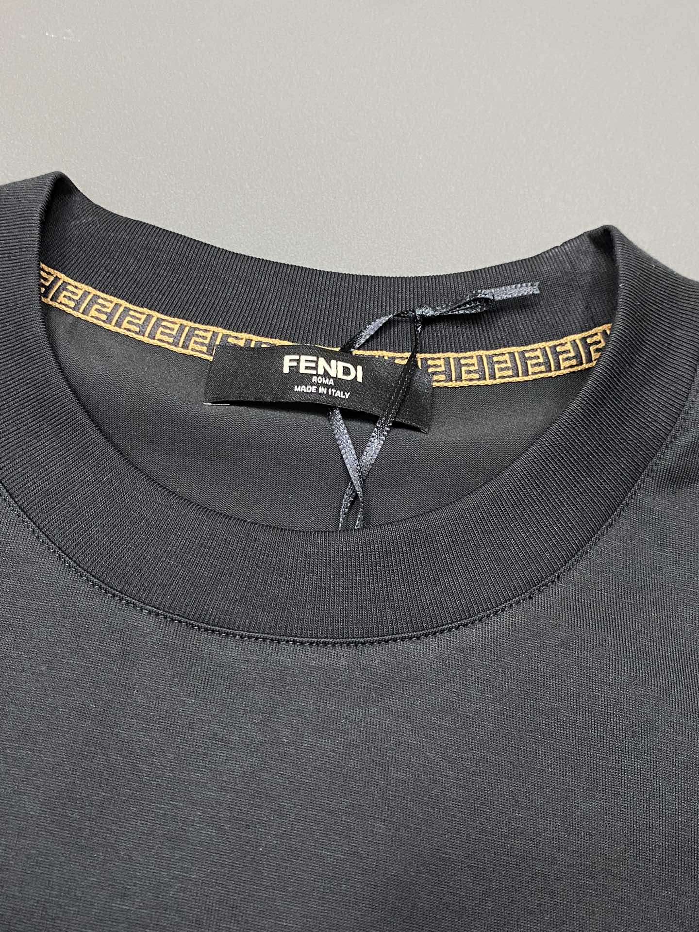  。FENDI芬迪💥独家专供新款原单男士休闲短袖 高端  高版本 时尚百搭爆款⚠️⚠️✨✨进口面料 手感