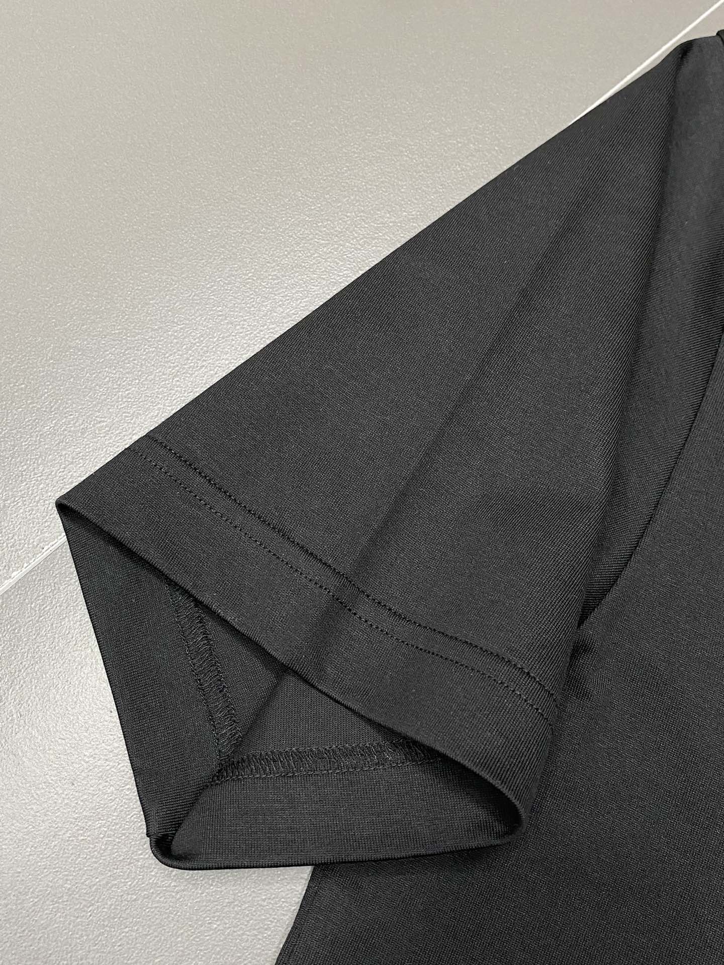  。FENDI芬迪💥独家专供新款原单男士休闲短袖 高端  高版本 时尚百搭爆款⚠️⚠️✨✨进口面料 手感