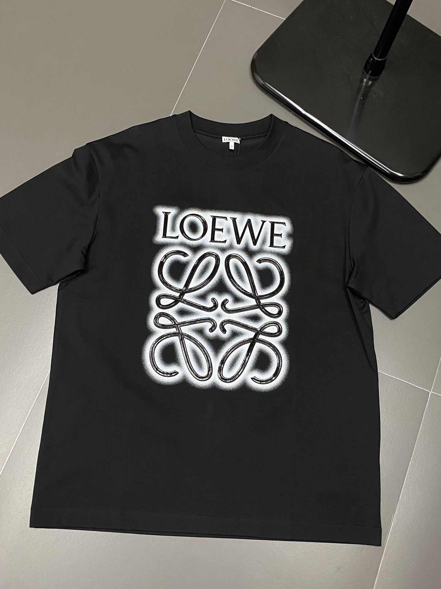  。Loewe罗意威💥独家专供新款原单男士休闲短袖 高端  高版本 时尚百搭爆款⚠️⚠️✨✨进口面料 手