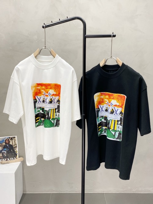 Louis Vuitton Men's Graphic Print Short Sleeve T-Shirt, Fashionable and Versatile 1 Louis Vuitton Men's Graphic Print Short Sleeve T-Shirt, Fashionable and Versatile