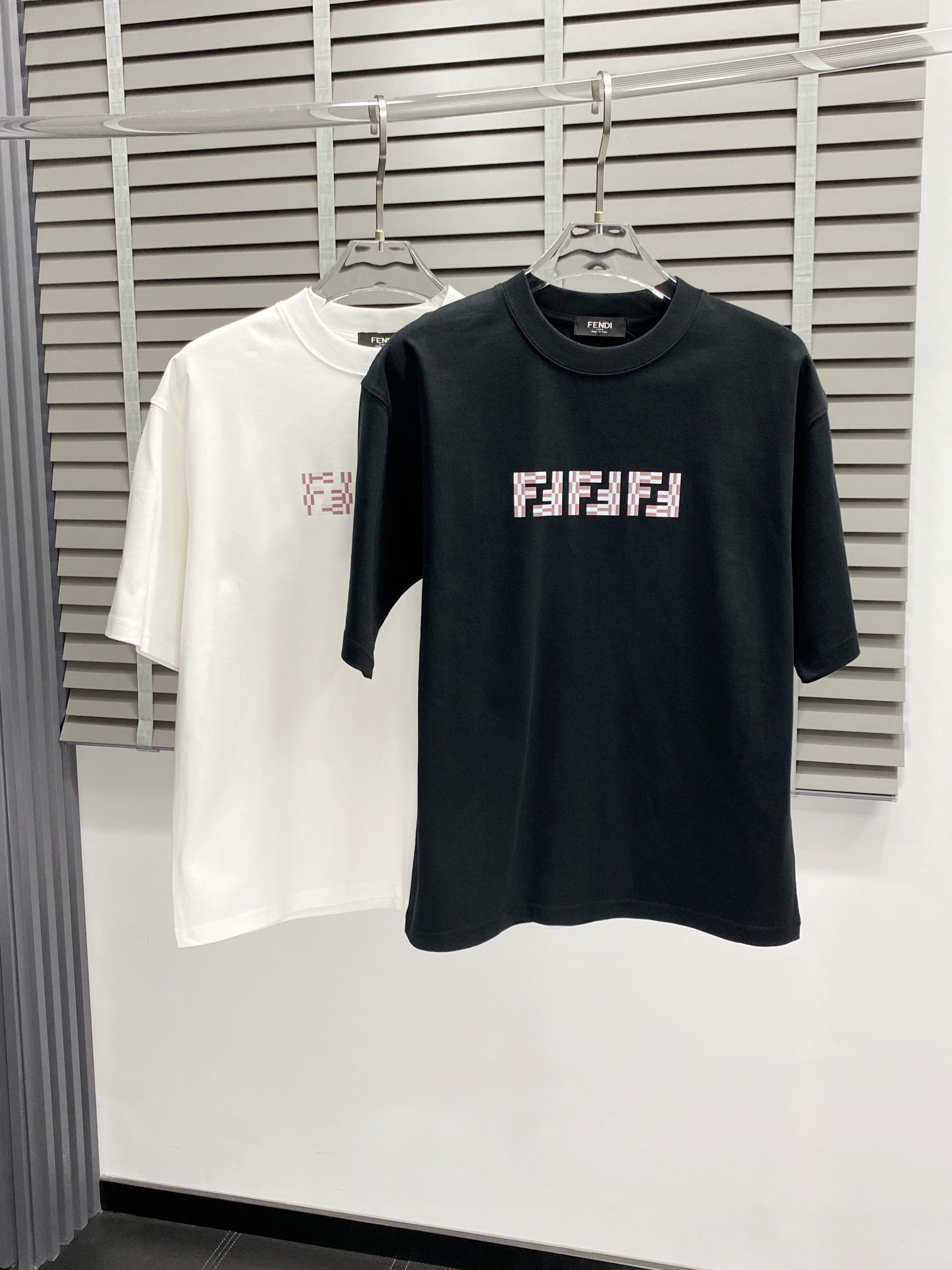 Fendi Men's Short Sleeve Casual T-Shirt - High-End Custom Fashion Top