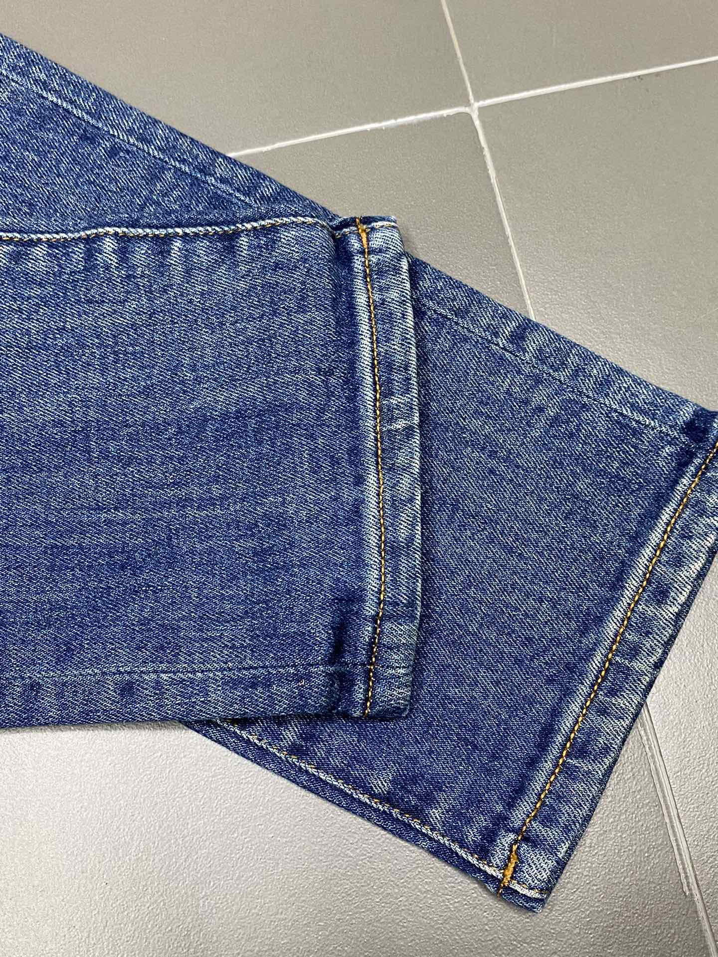    。Dior迪奥💥独家专供新款春夏牛仔裤 高端版本！专柜 面料 透气舒适度高，细节无可挑剔，品牌元素