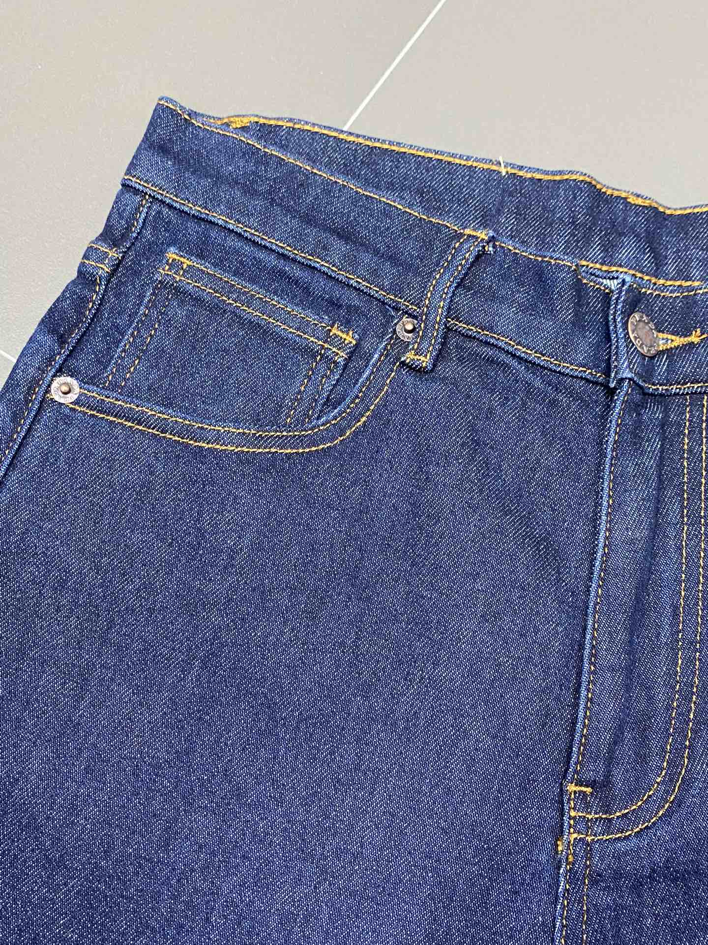    。Prada普拉达💥独家专供新款春夏牛仔裤 高端版本！专柜 面料 透气舒适度高，细节无可挑剔，品牌