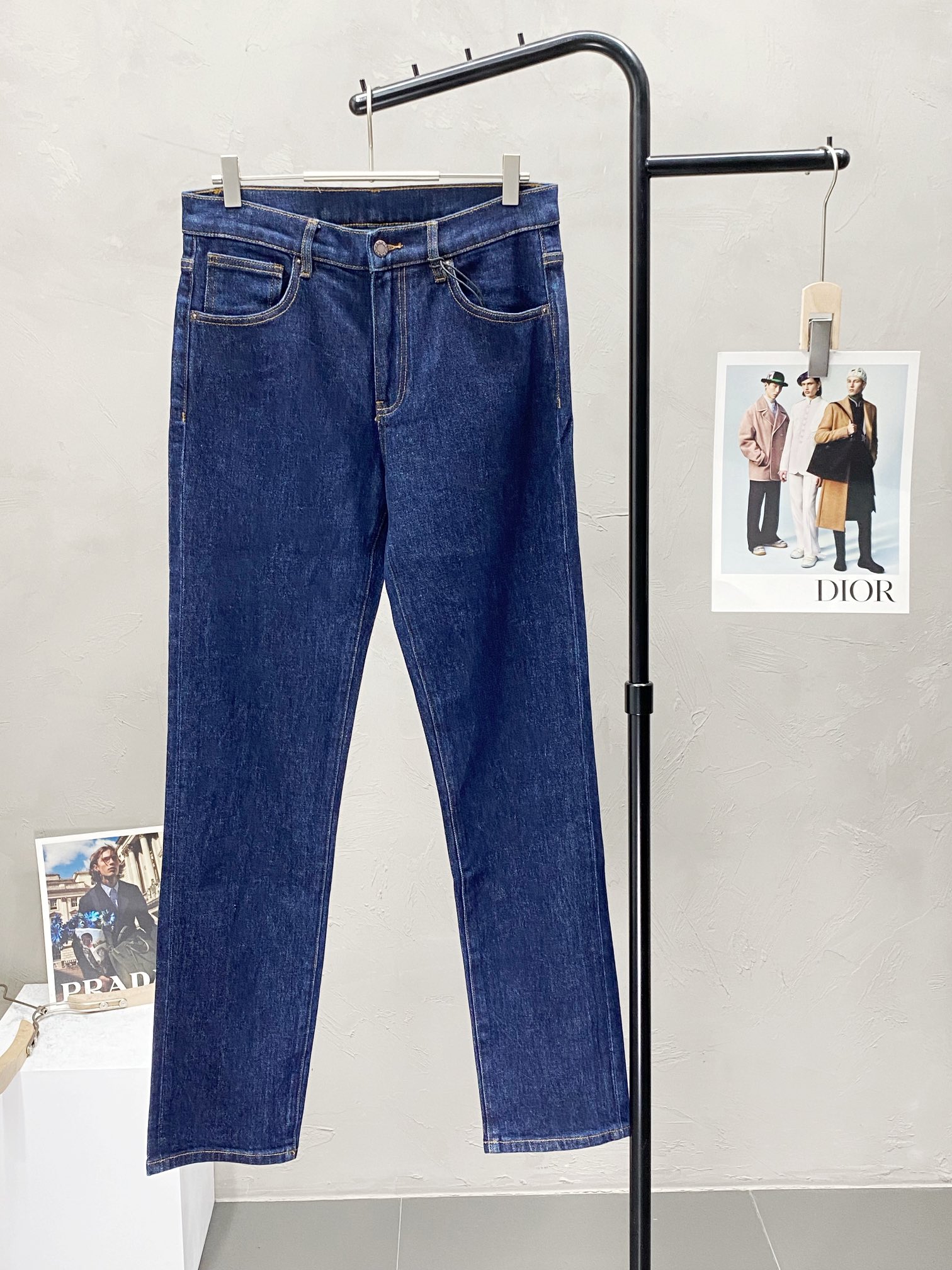    。Prada普拉达💥独家专供新款春夏牛仔裤 高端版本！专柜 面料 透气舒适度高，细节无可挑剔，品牌