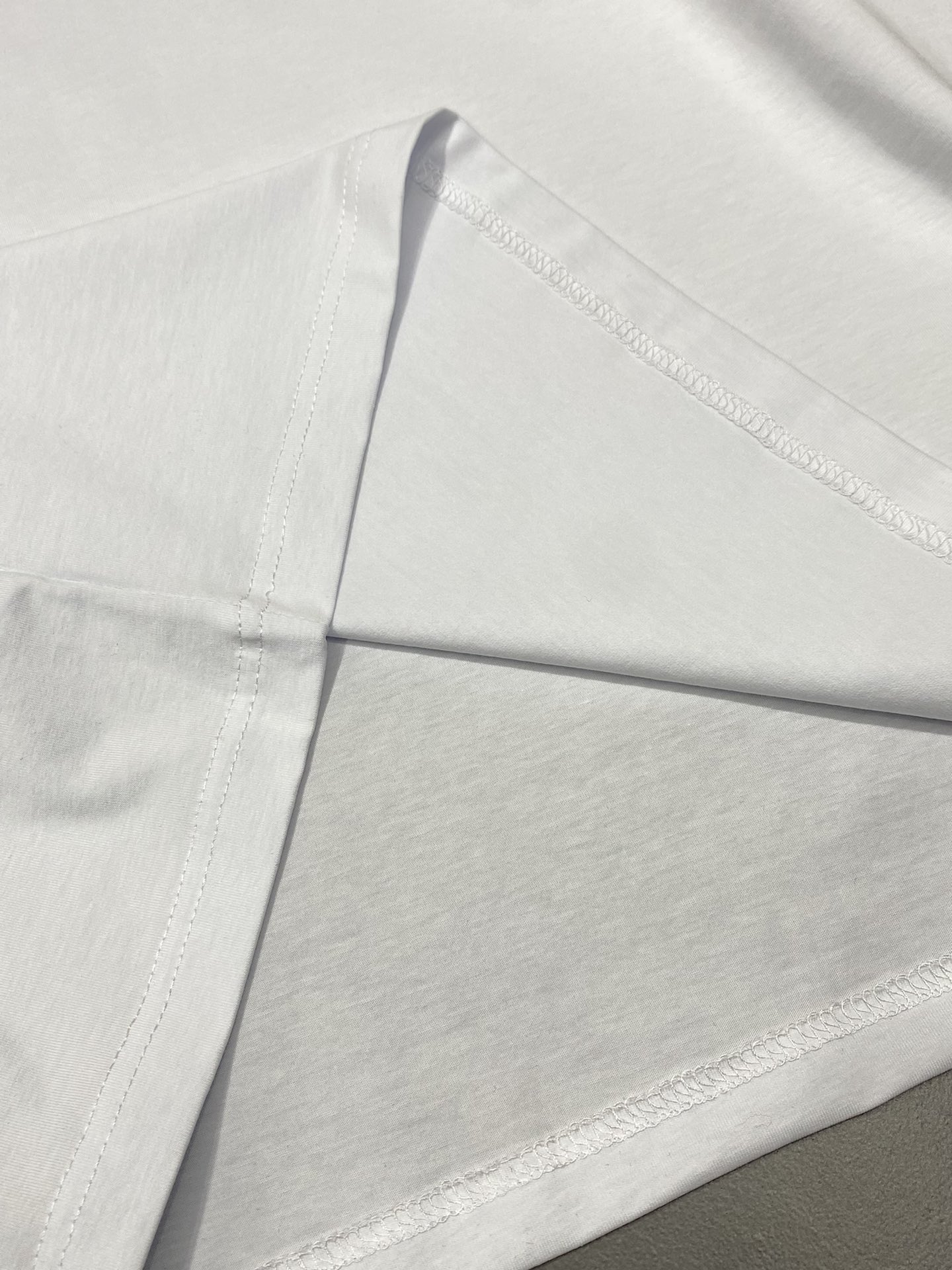    。Hermes爱马仕💥独家专供新款原单男士休闲春夏短袖 高端  高端版本 时尚百搭爆款⚠️⚠️✨✨