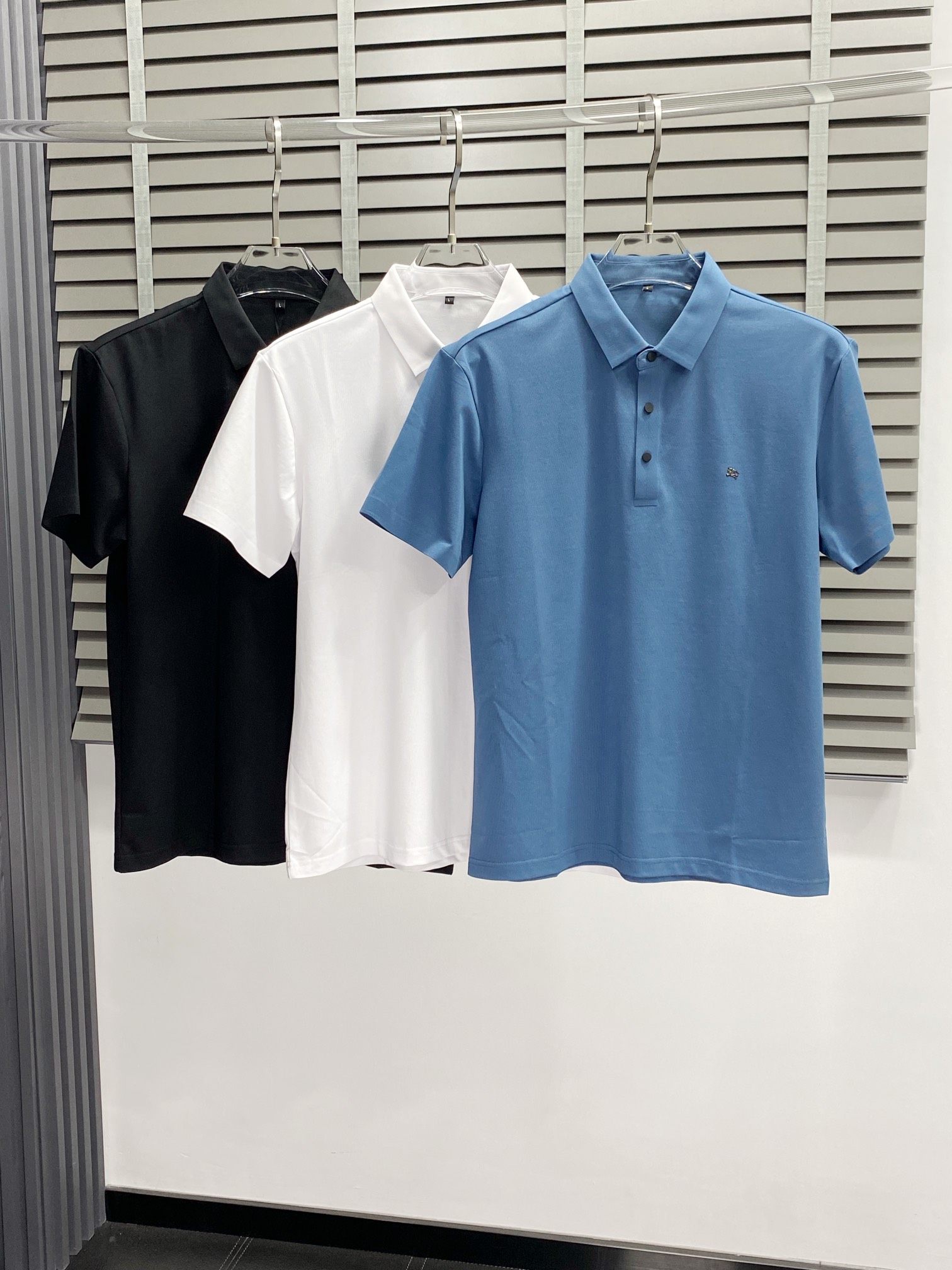    。Burberry巴宝莉💥独家专供新款原单男士休闲春夏翻领短袖 高端  高端版本 时尚百搭爆款⚠️