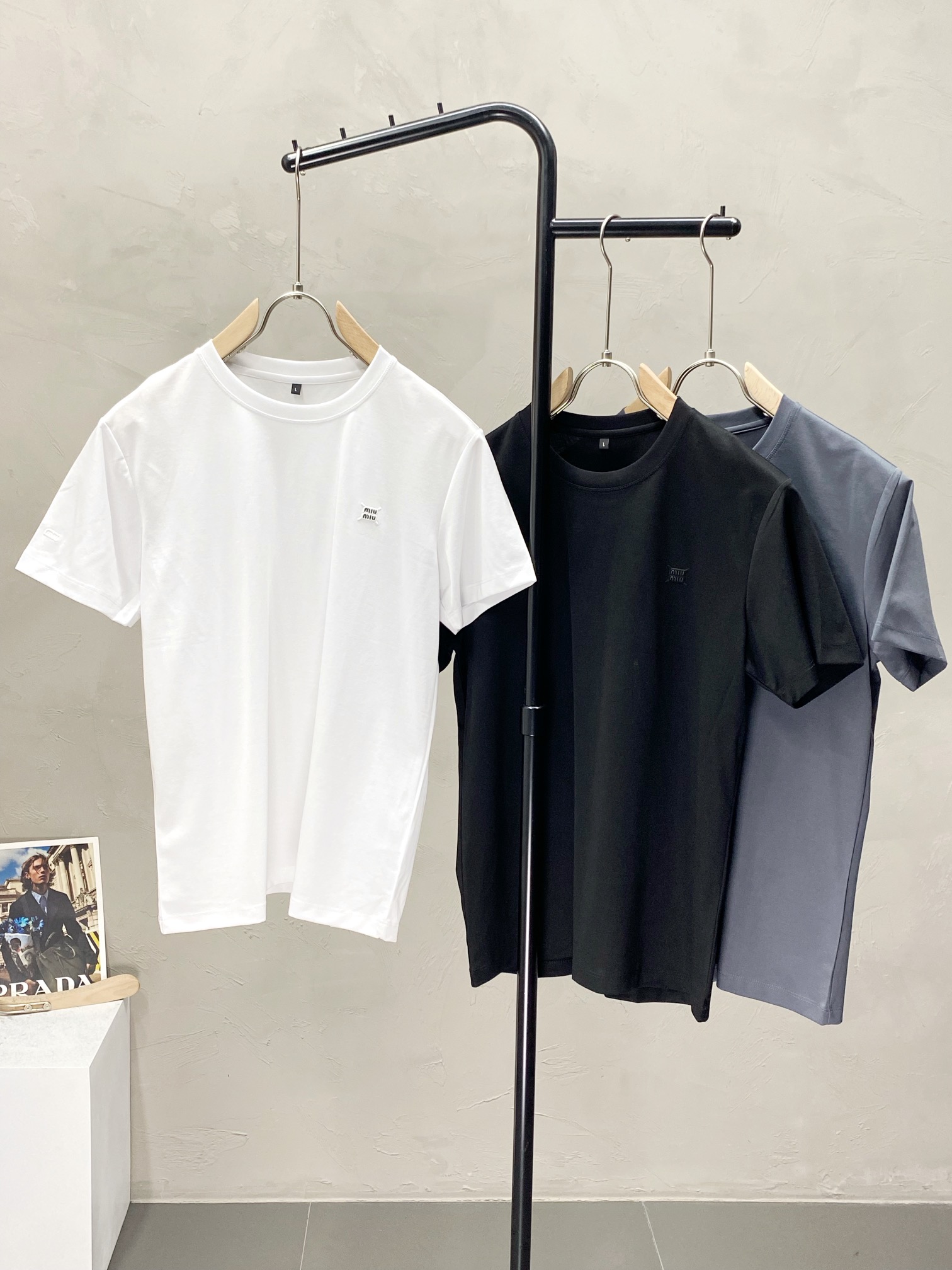    。Miumiu缪缪💥独家专供新款原单男士休闲春夏短袖 高端  高端版本 时尚百搭爆款⚠️⚠️✨✨进