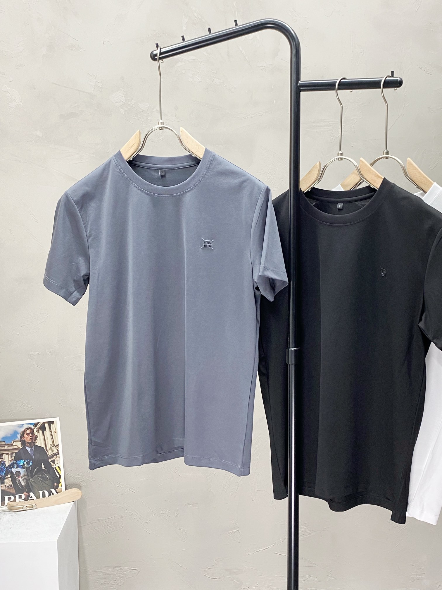    。Miumiu缪缪💥独家专供新款原单男士休闲春夏短袖 高端  高端版本 时尚百搭爆款⚠️⚠️✨✨进