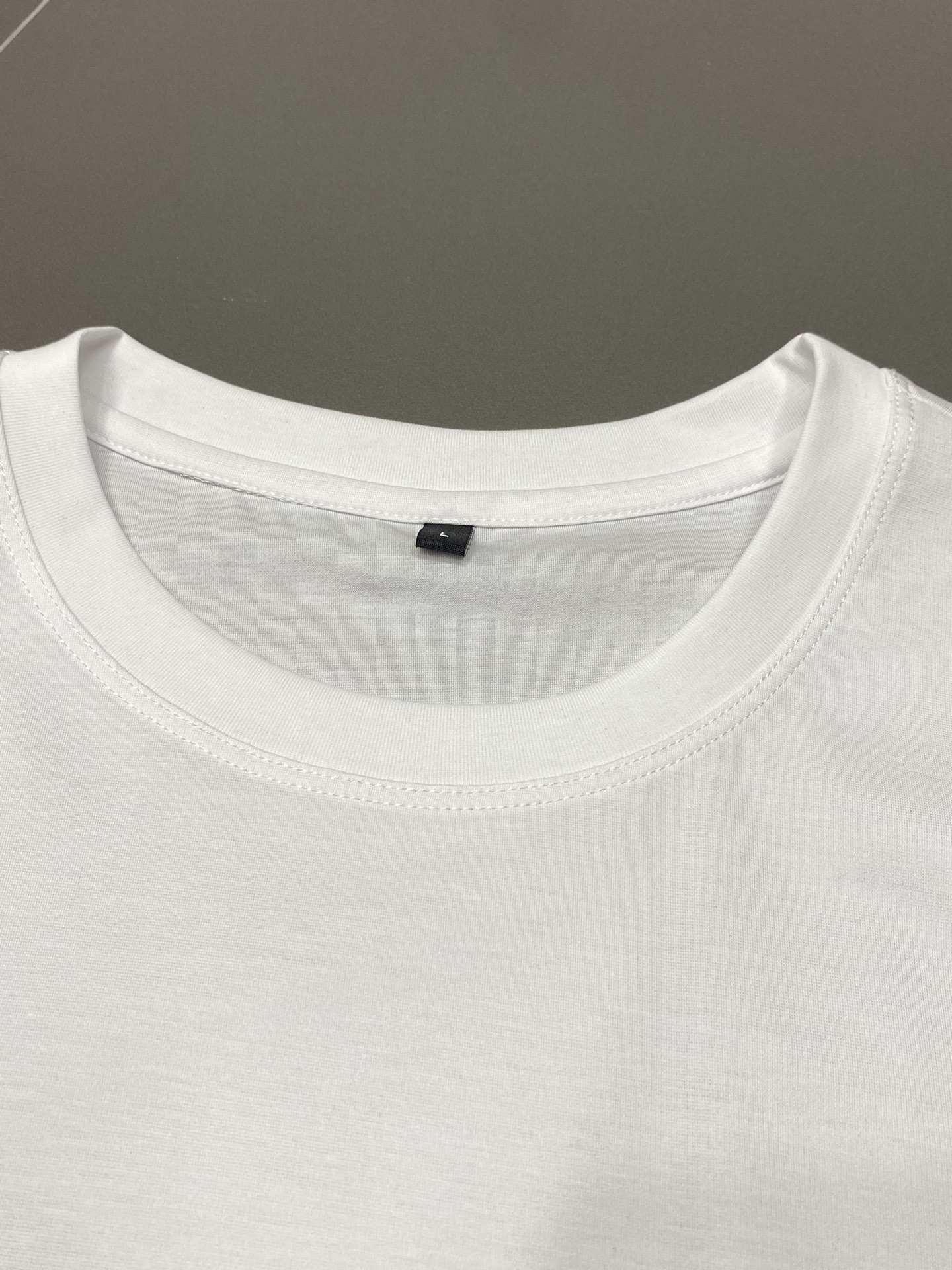    。Miumiu缪缪💥独家专供新款原单男士休闲春夏短袖 高端  高端版本 时尚百搭爆款⚠️⚠️✨✨进