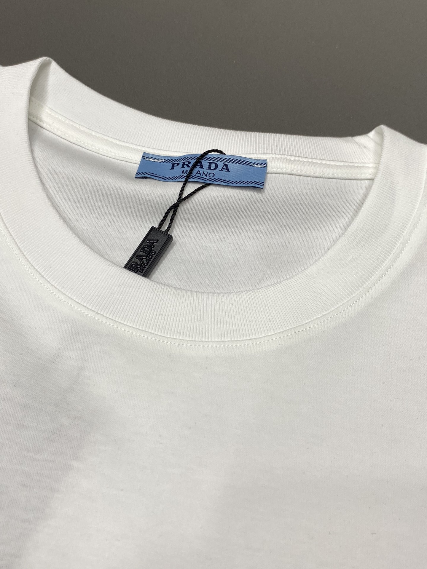    。Prada普拉达💥独家专供新款原单男士休闲春夏短袖 高端  高端版本 时尚百搭爆款⚠️⚠️✨✨进