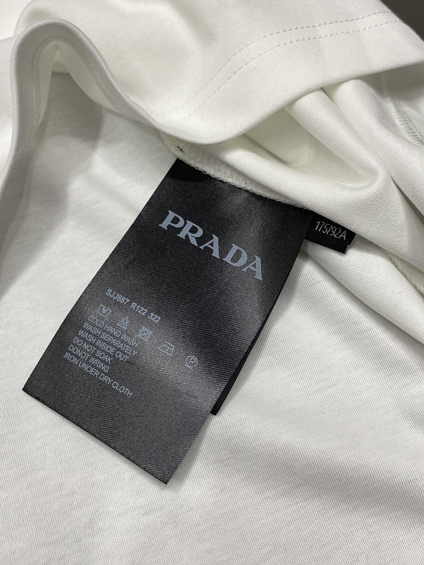    。Prada普拉达💥独家专供新款原单男士休闲春夏短袖 高端  高端版本 时尚百搭爆款⚠️⚠️✨✨进