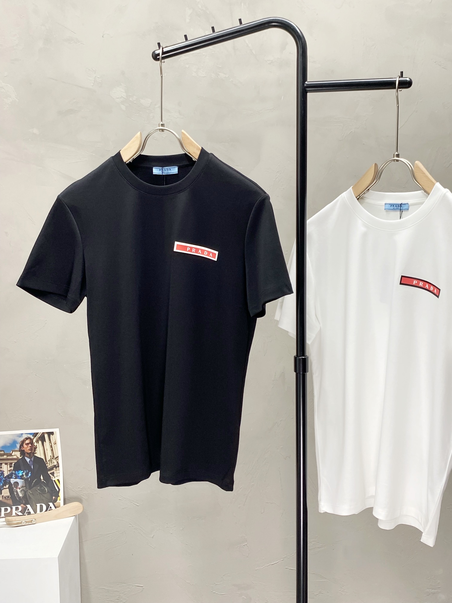    。Prada普拉达💥独家专供新款原单男士休闲春夏短袖 高端  高端版本 时尚百搭爆款⚠️⚠️✨✨进