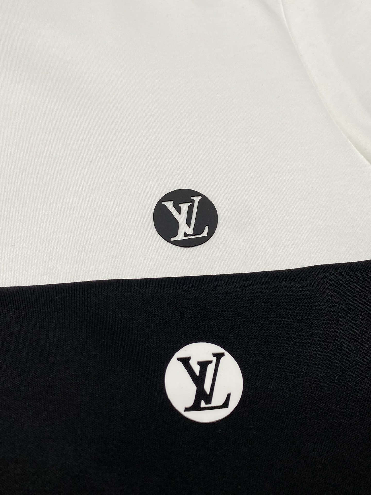    。Louis Vuitton路易威登💥独家专供新款原单男士休闲春夏短袖 高端  高端版本 时尚百搭