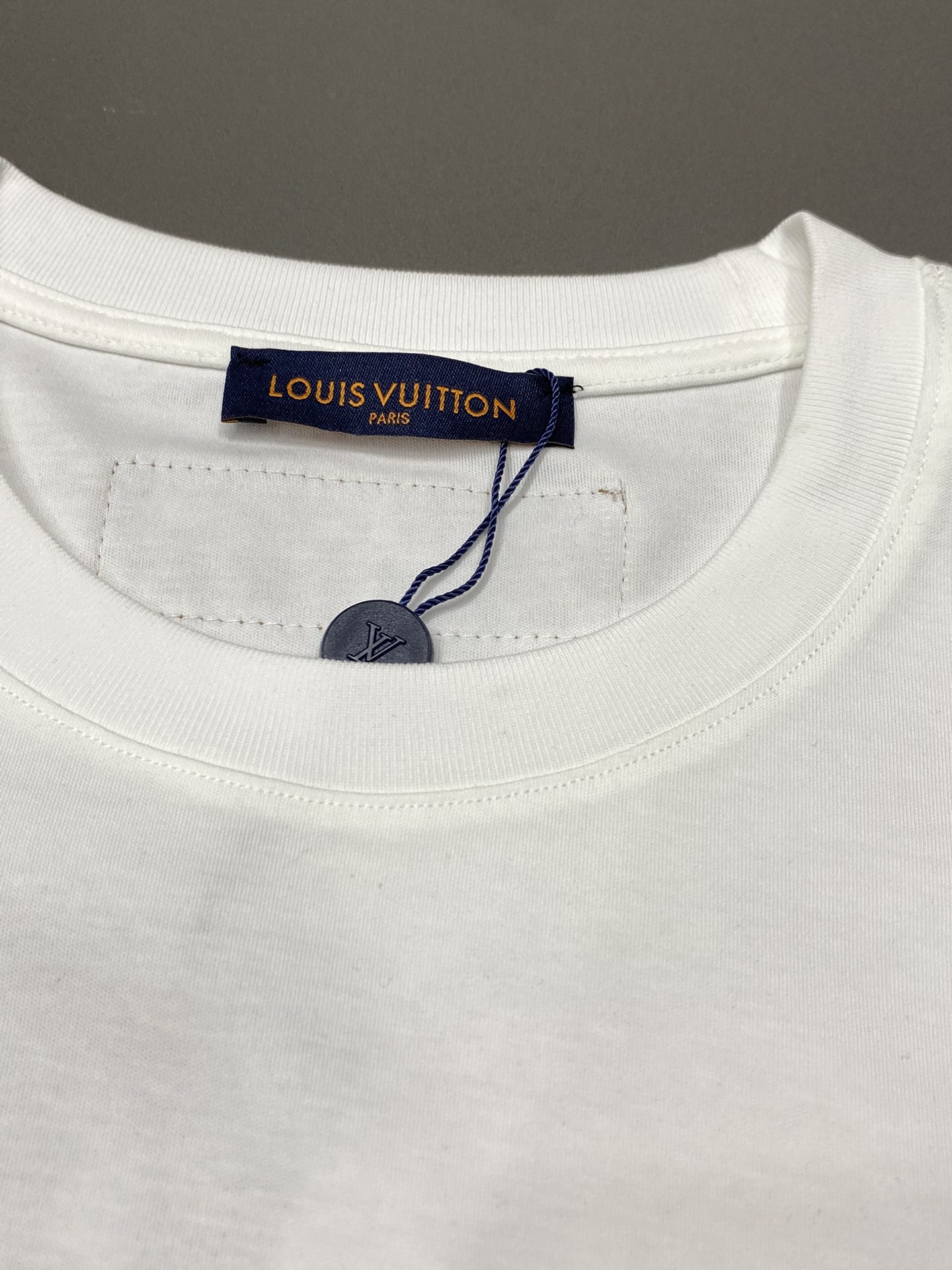    。Louis Vuitton路易威登💥独家专供新款原单男士休闲春夏短袖 高端  高端版本 时尚百搭