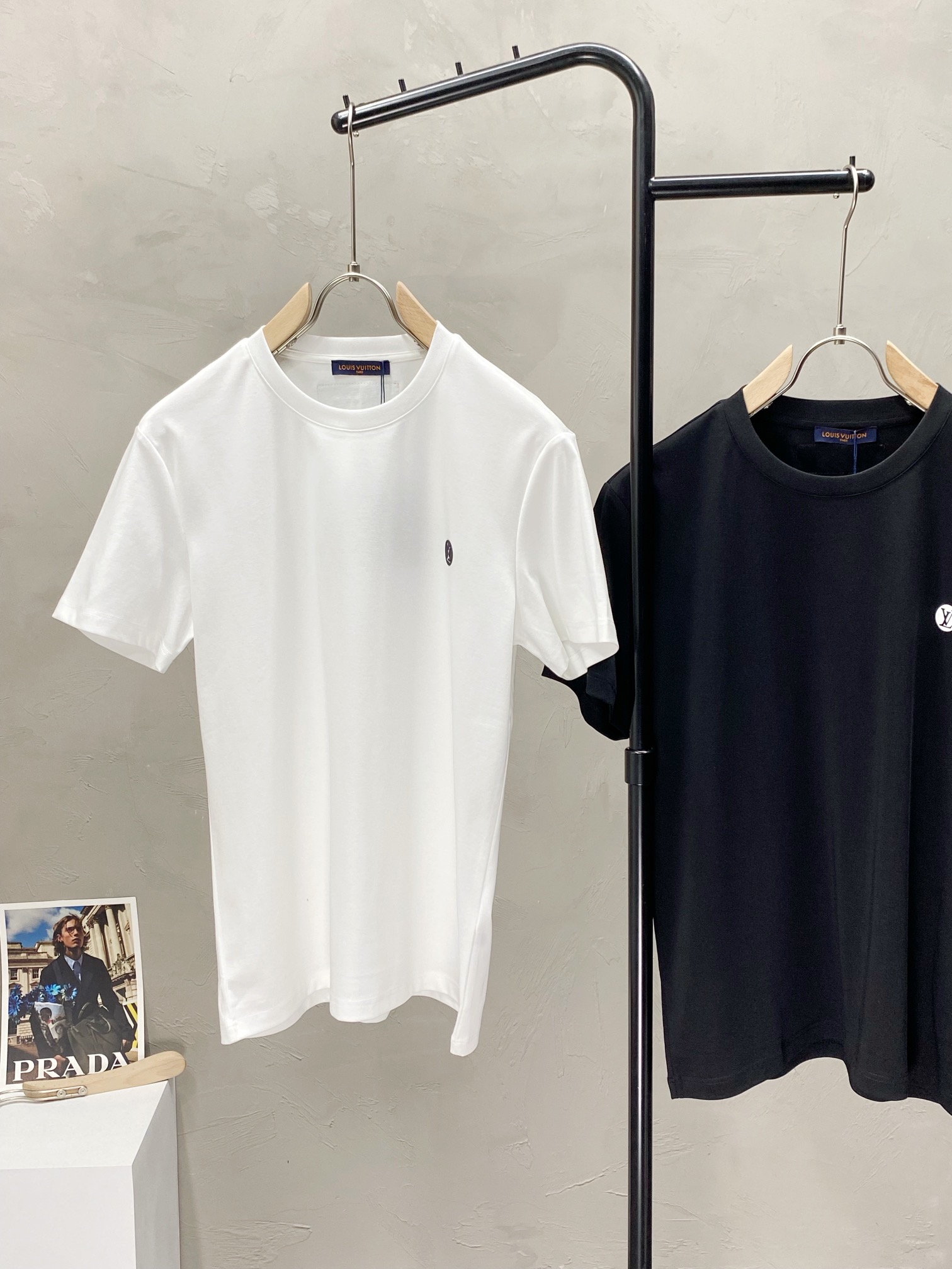    。Louis Vuitton路易威登💥独家专供新款原单男士休闲春夏短袖 高端  高端版本 时尚百搭