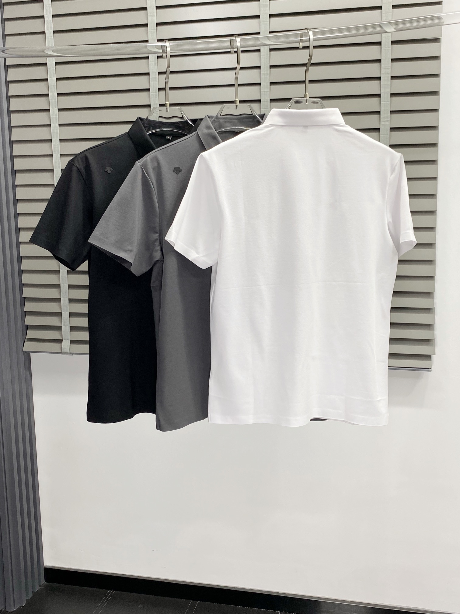    。DECSENTE迪桑特💥独家专供新款原单男士休闲春夏翻领短袖 高端  高端版本 时尚百搭爆款⚠️